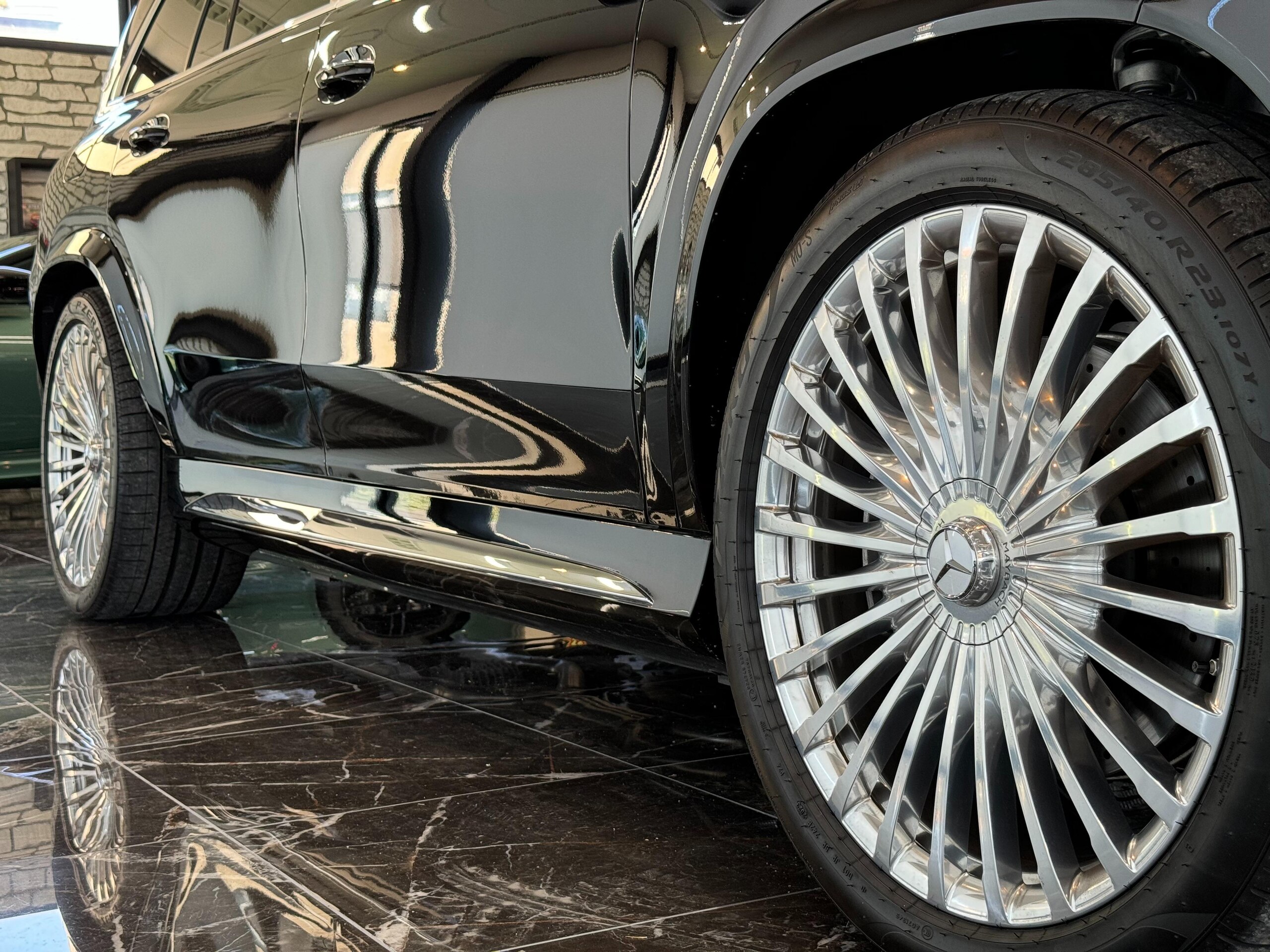 2023 Mercedes Benz Maybach GLS 600 4Matic — Photo 11 / 49