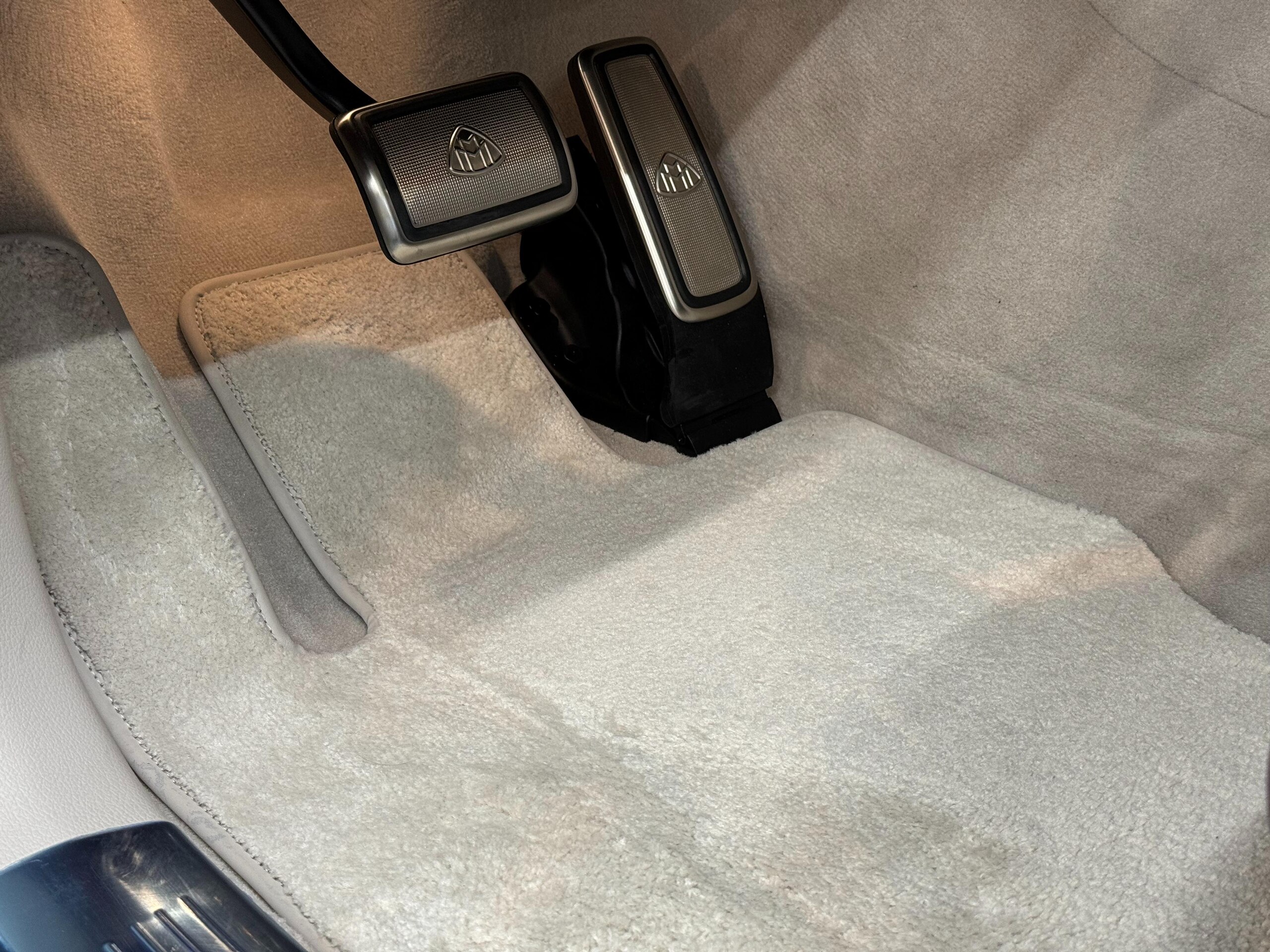 2023 Mercedes Benz Maybach GLS 600 4Matic — Photo 21 / 49