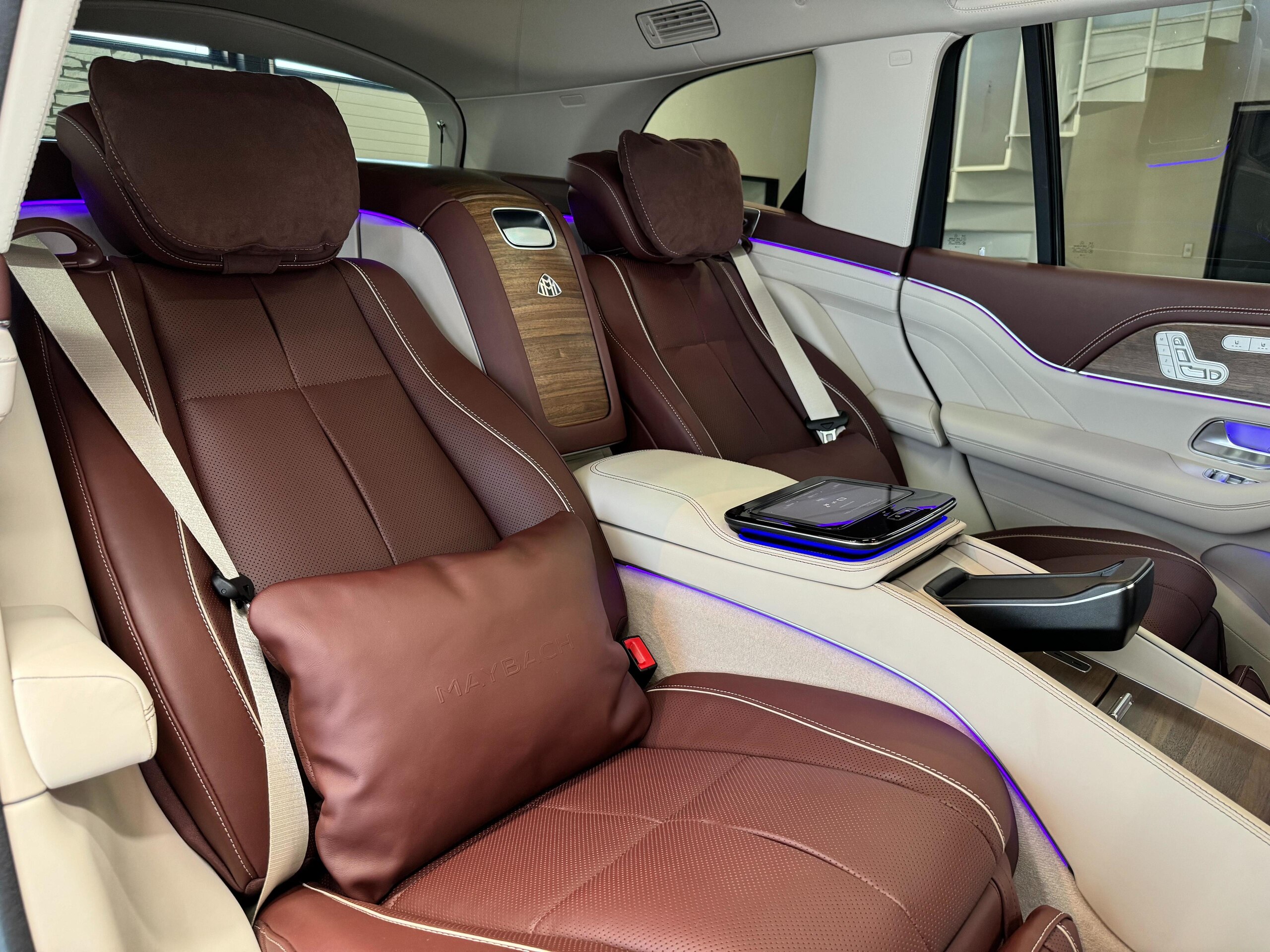 2023 Mercedes Benz Maybach GLS 600 4Matic — Photo 38 / 49