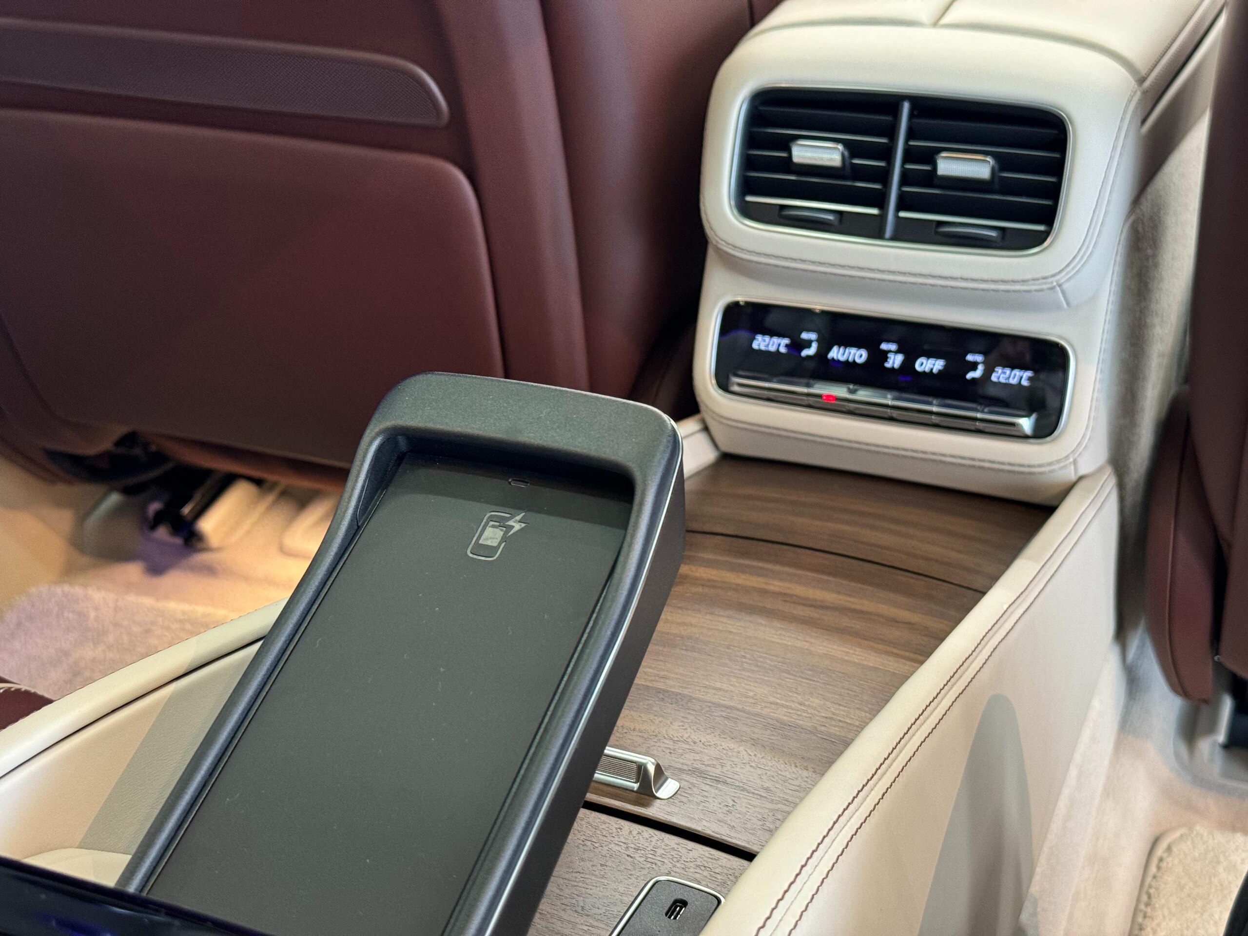 2023 Mercedes Benz Maybach GLS 600 4Matic — Photo 40 / 49