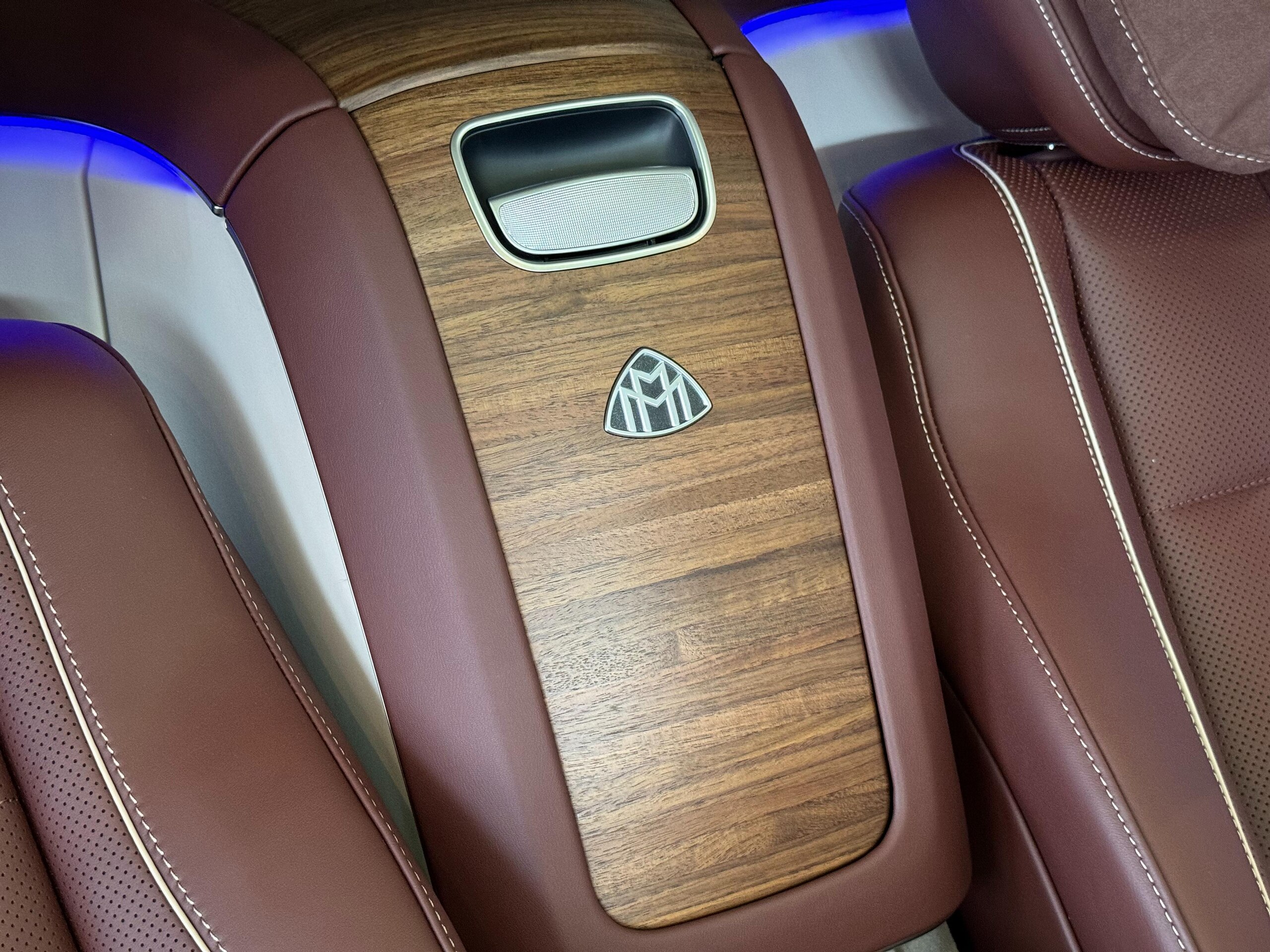 2023 Mercedes Benz Maybach GLS 600 4Matic — Photo 41 / 49