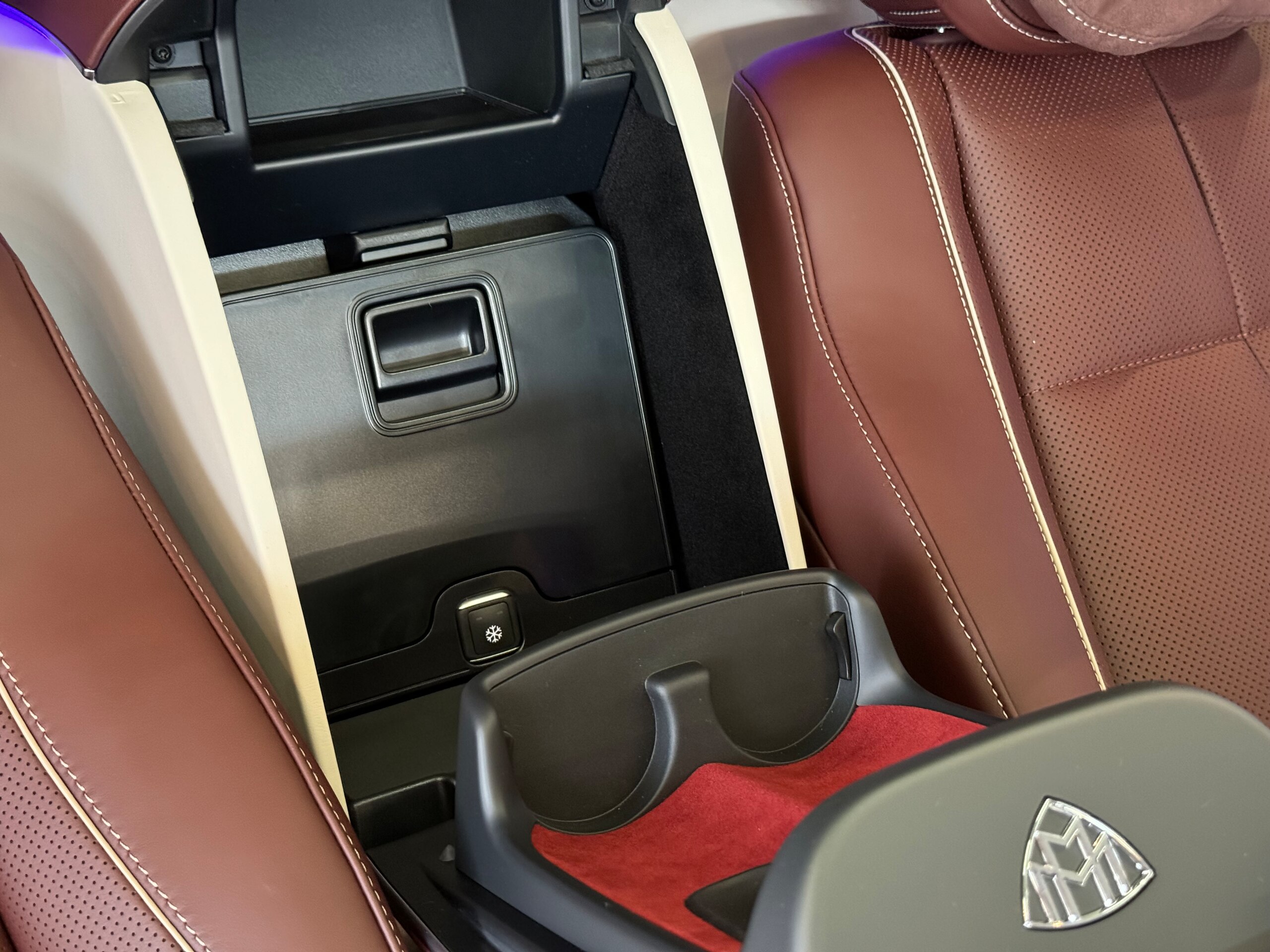 2023 Mercedes Benz Maybach GLS 600 4Matic — Photo 42 / 49