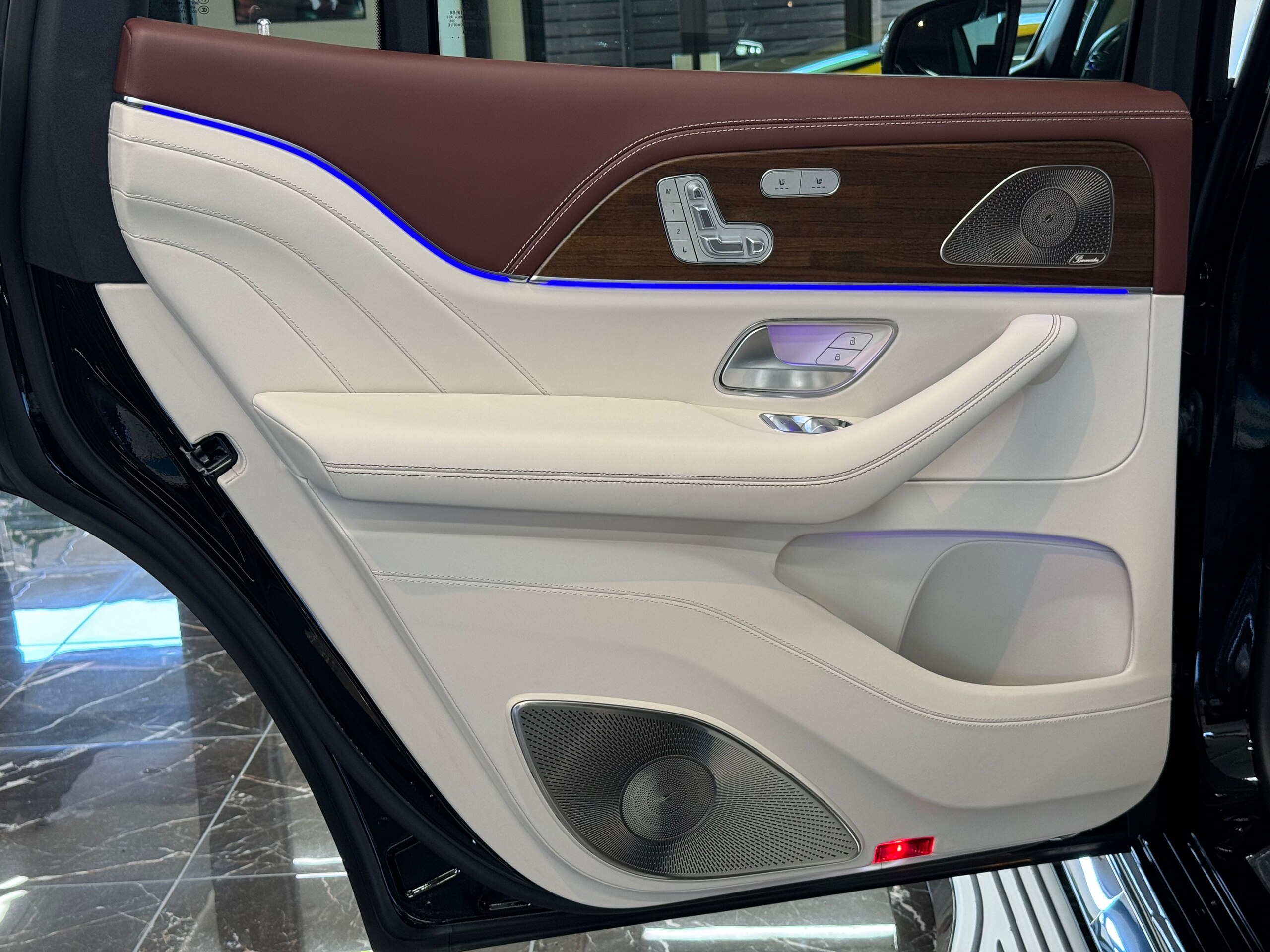 2023 Mercedes Benz Maybach GLS 600 4Matic — Photo 43 / 49
