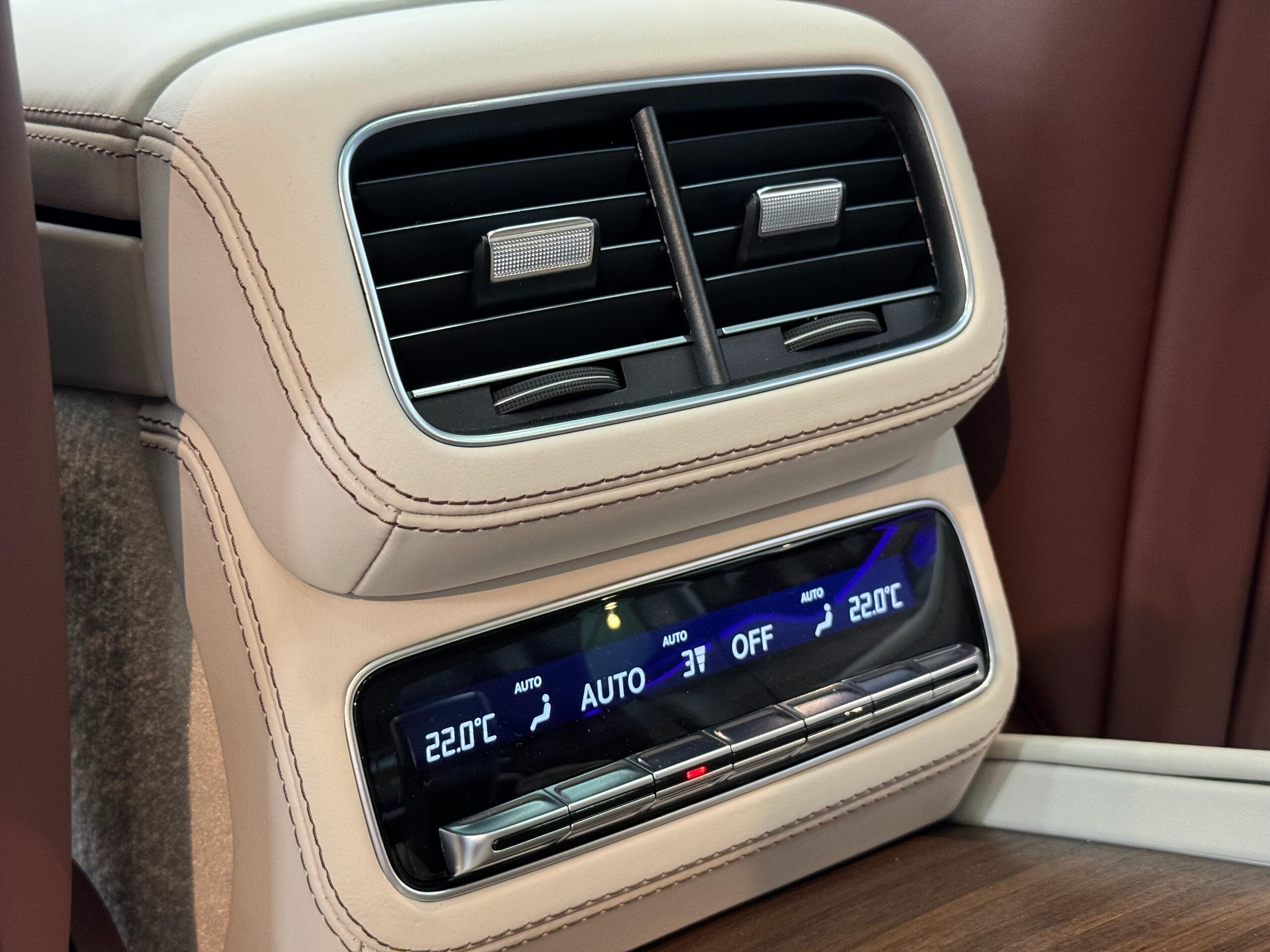2023 Mercedes Benz Maybach GLS 600 4Matic — Photo 46 / 49