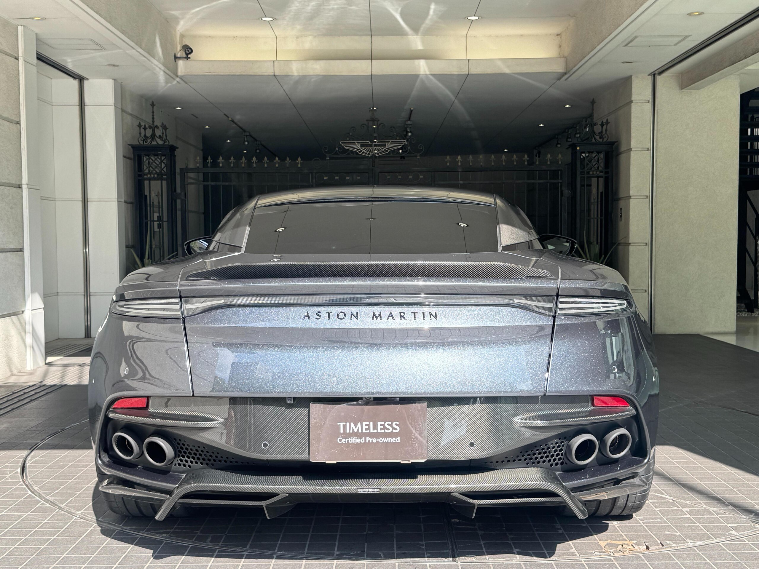 2024 Aston Martin DBS Superleggera — Photo 6 / 38