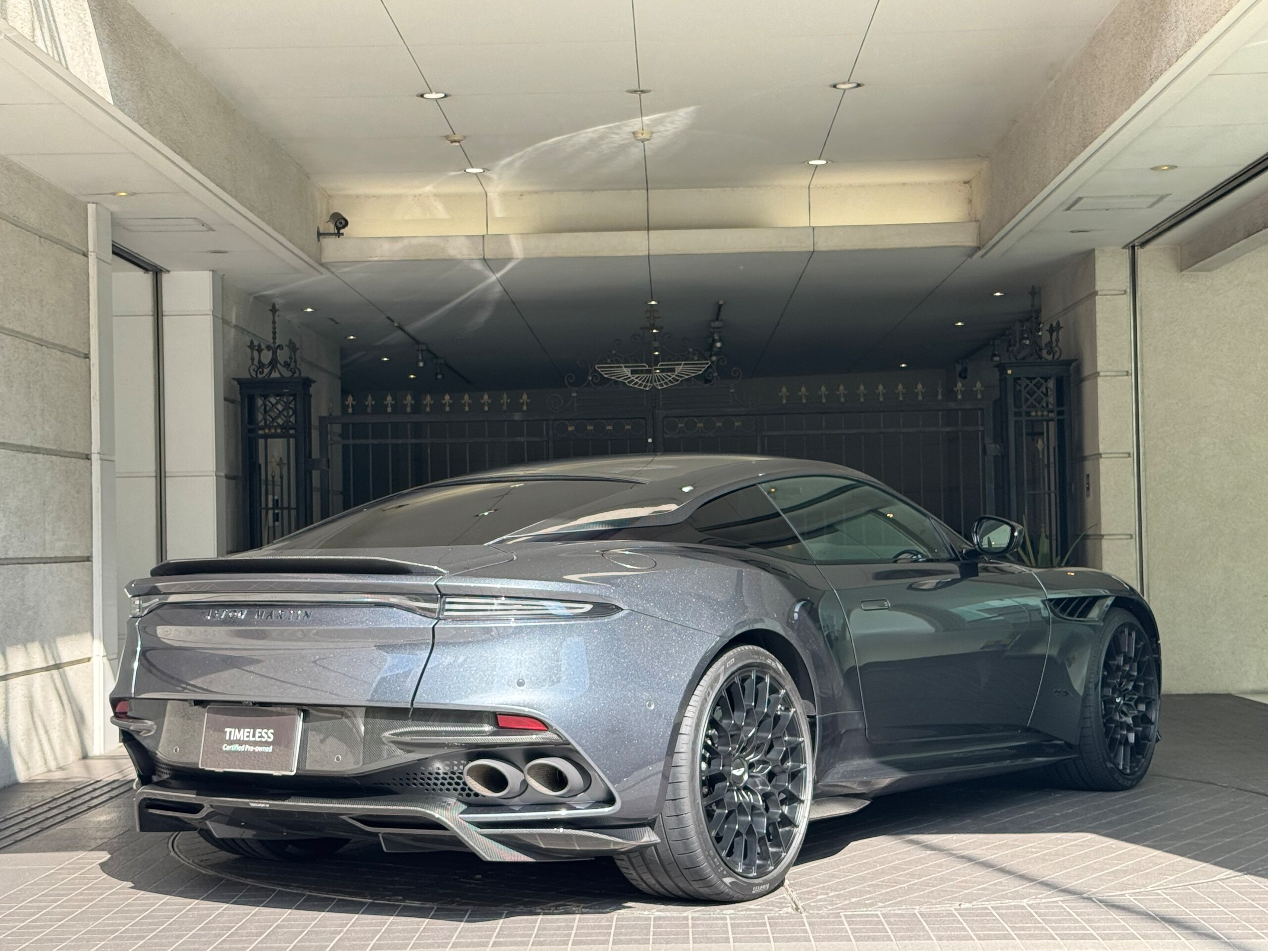 2024 Aston Martin DBS Superleggera — Photo 7 / 38