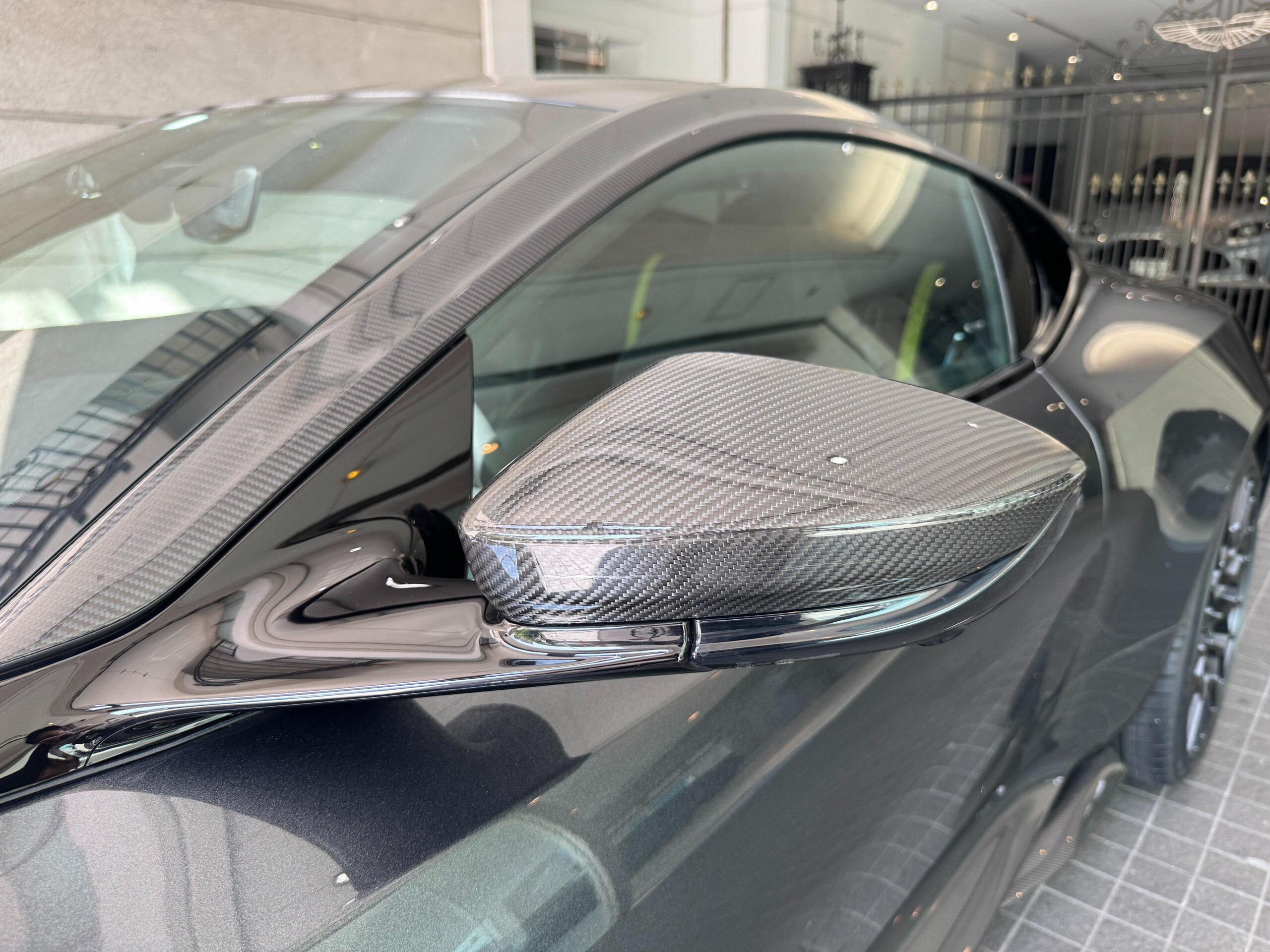2024 Aston Martin DBS Superleggera — Photo 14 / 38