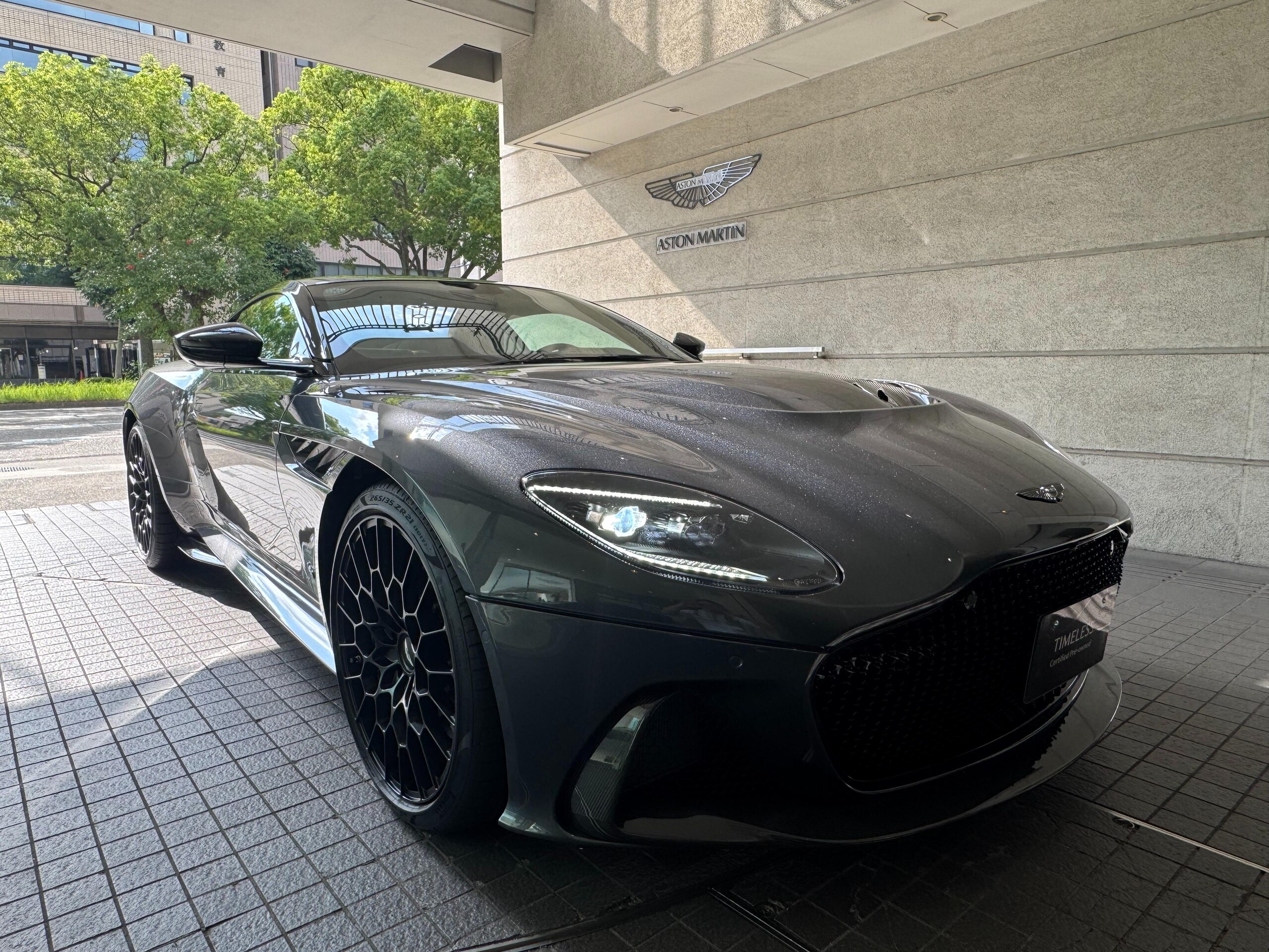2024 Aston Martin DBS Superleggera — Photo 22 / 38