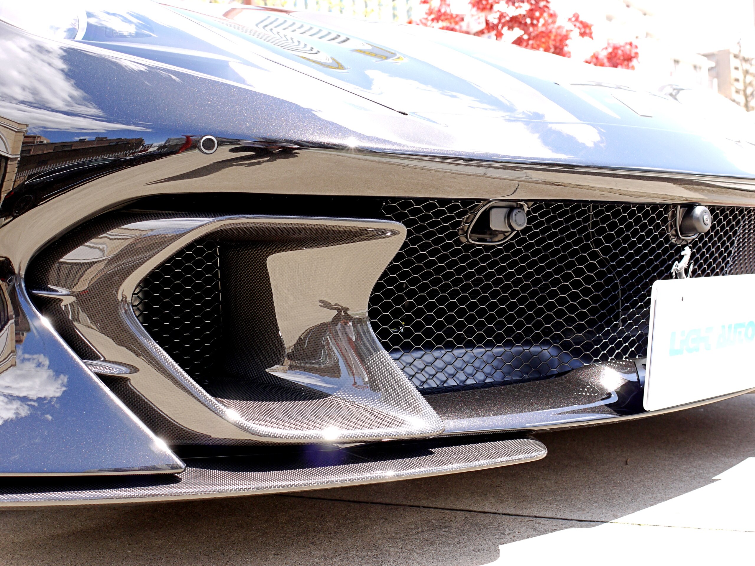 2024 Ferrari 812 Competizione A Tailor Made — Photo 10 / 21