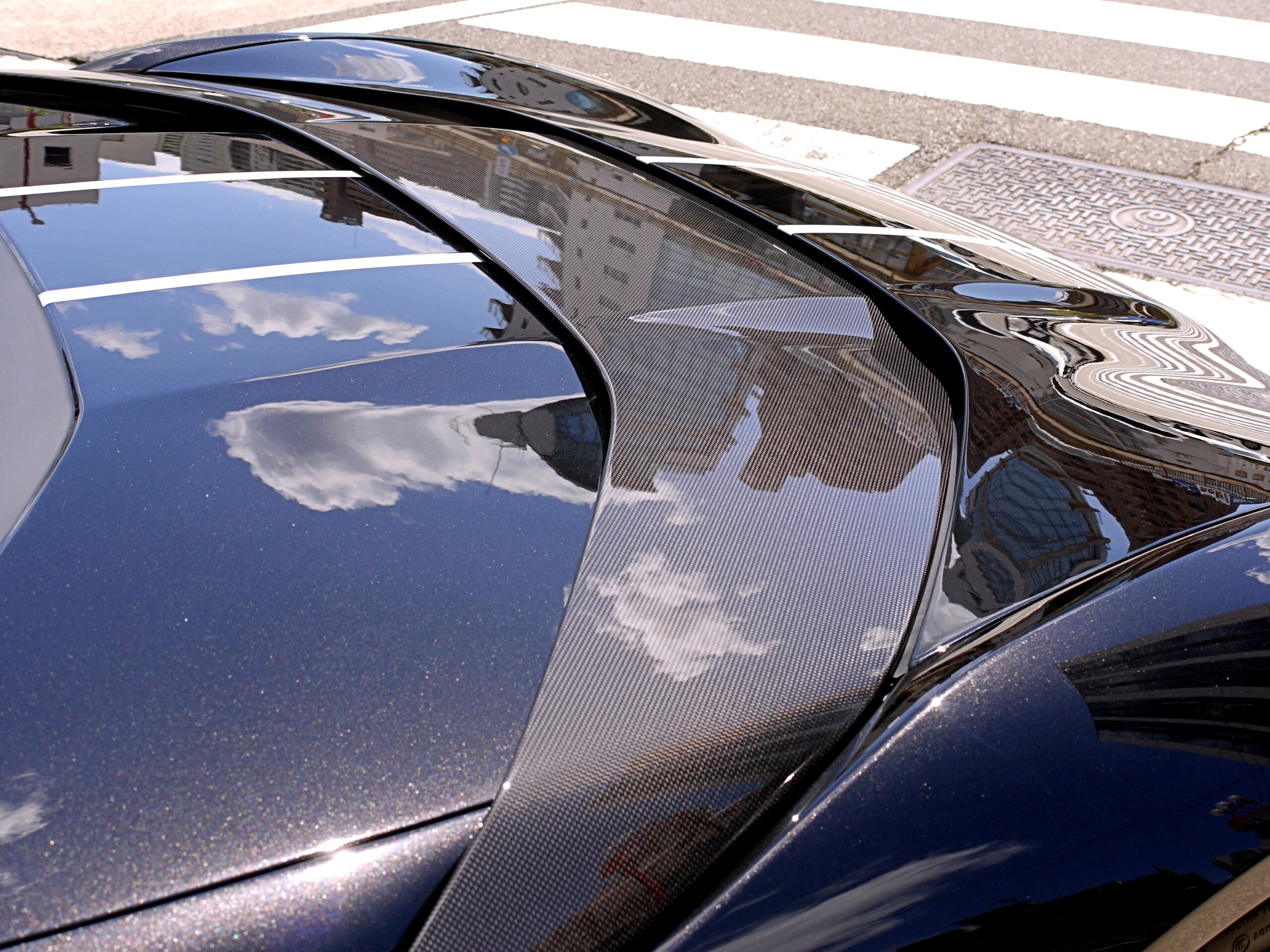 2024 Ferrari 812 Competizione A Tailor Made — Photo 12 / 21