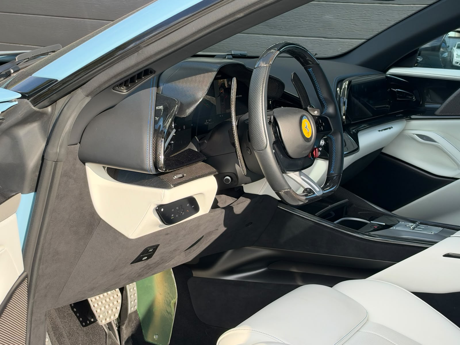 2024 Ferrari Purosangue — Photo 9 / 20