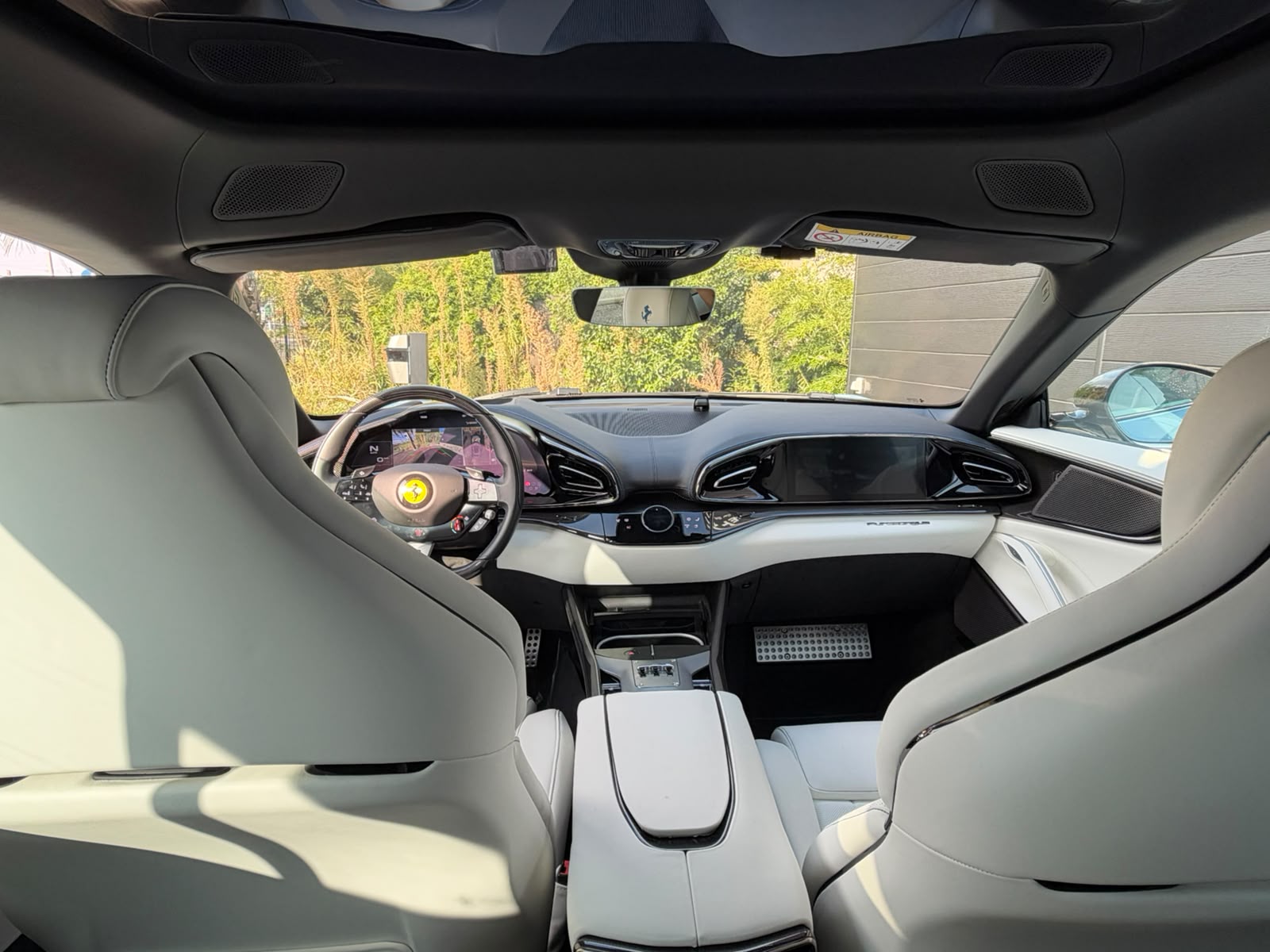 2024 Ferrari Purosangue — Photo 16 / 20