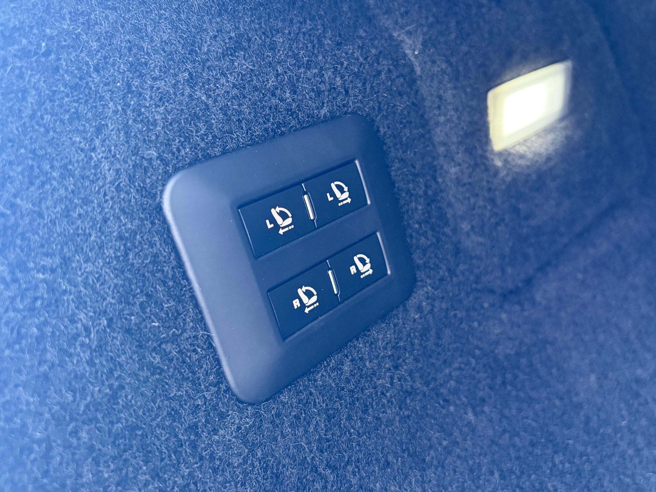 2024 Ferrari Purosangue — Photo 32 / 36