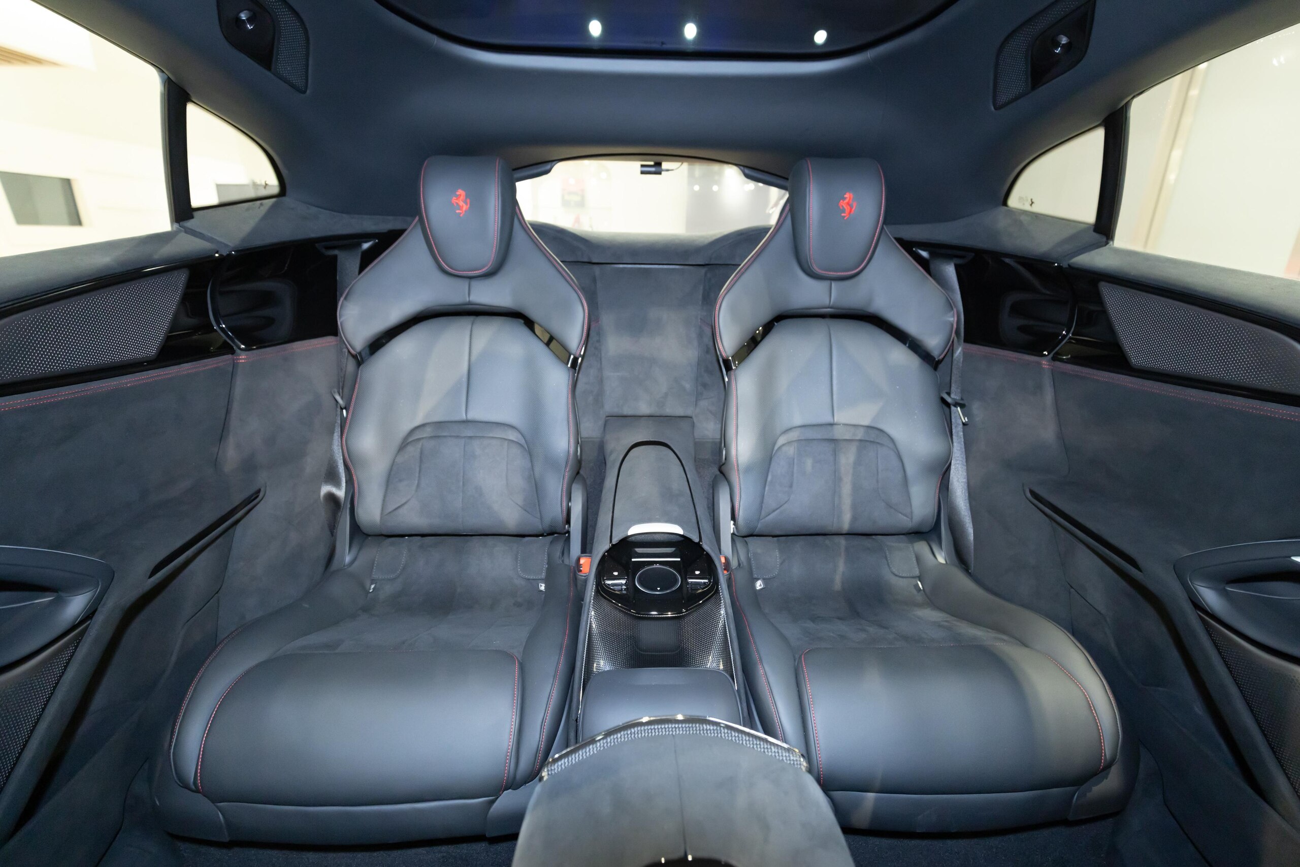 2024 Ferrari Purosangue — Photo 36 / 67