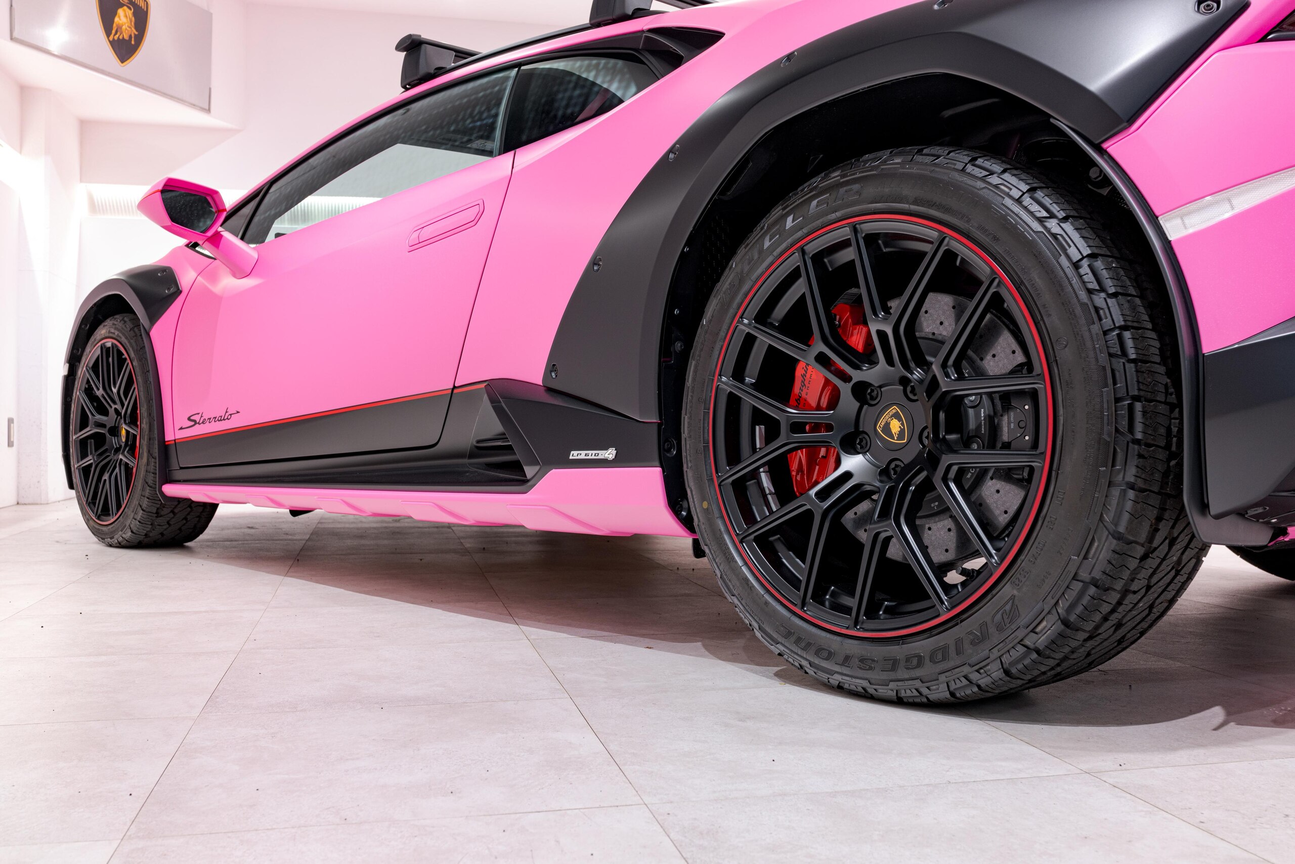 2024 Lamborghini Huracán Sterrato — Photo 28 / 33