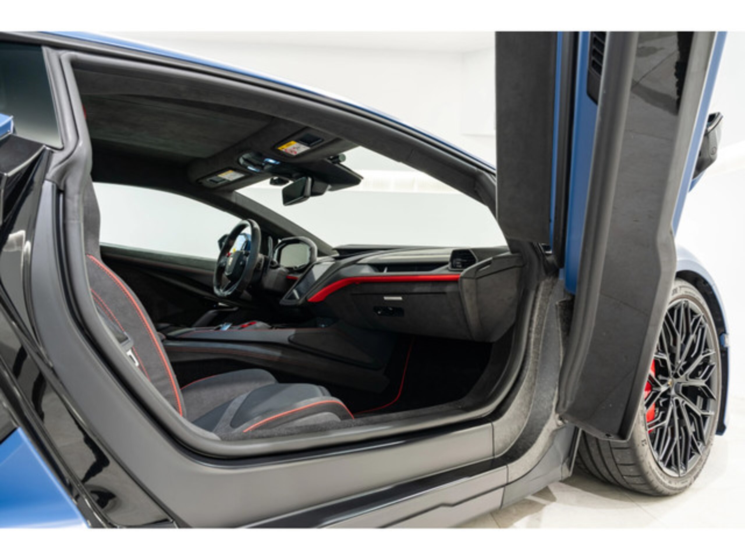 2024 Lamborghini Revuelto — Photo 19 / 19