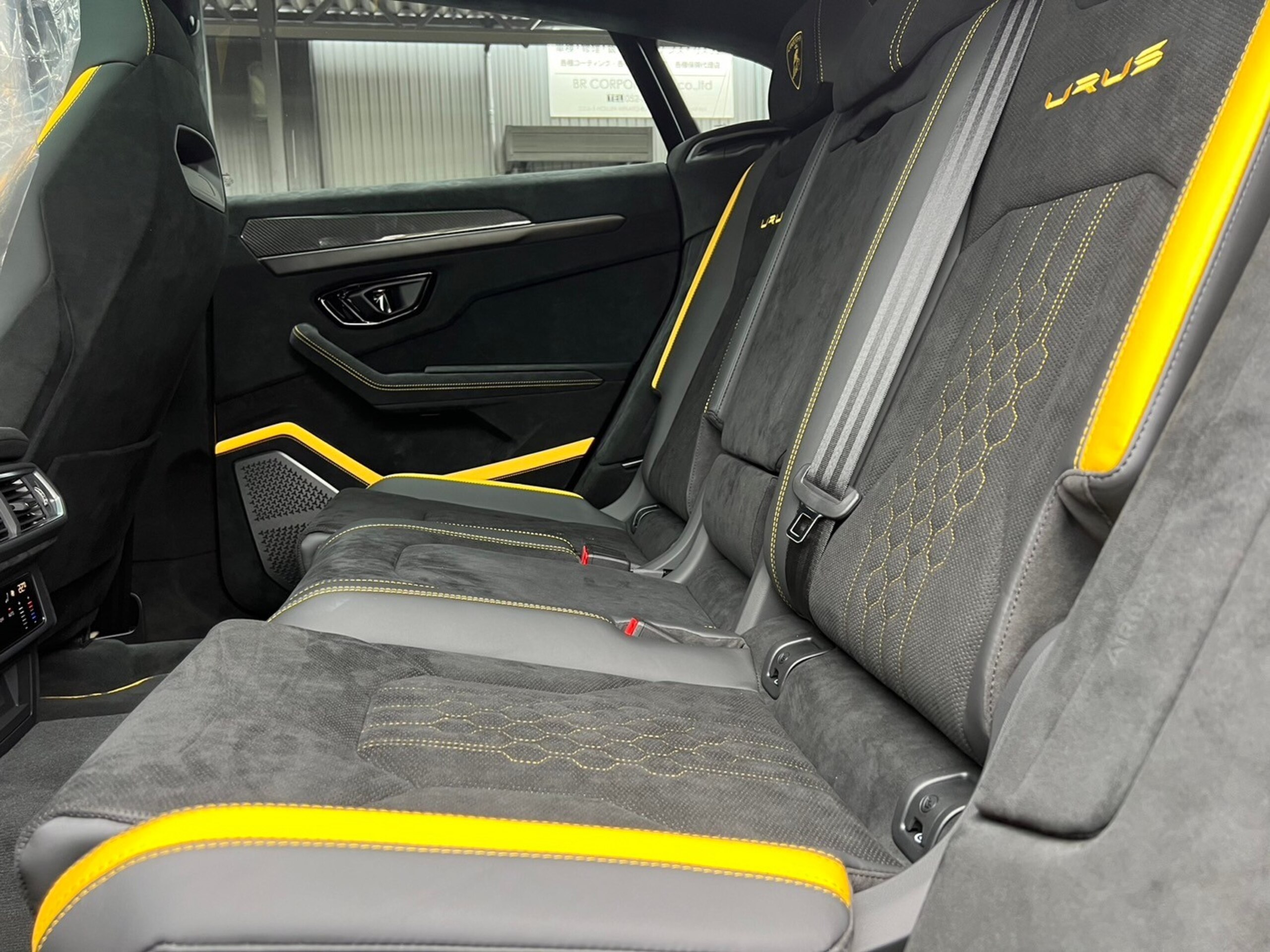 2024 Lamborghini Urus Performante — Photo 19 / 23