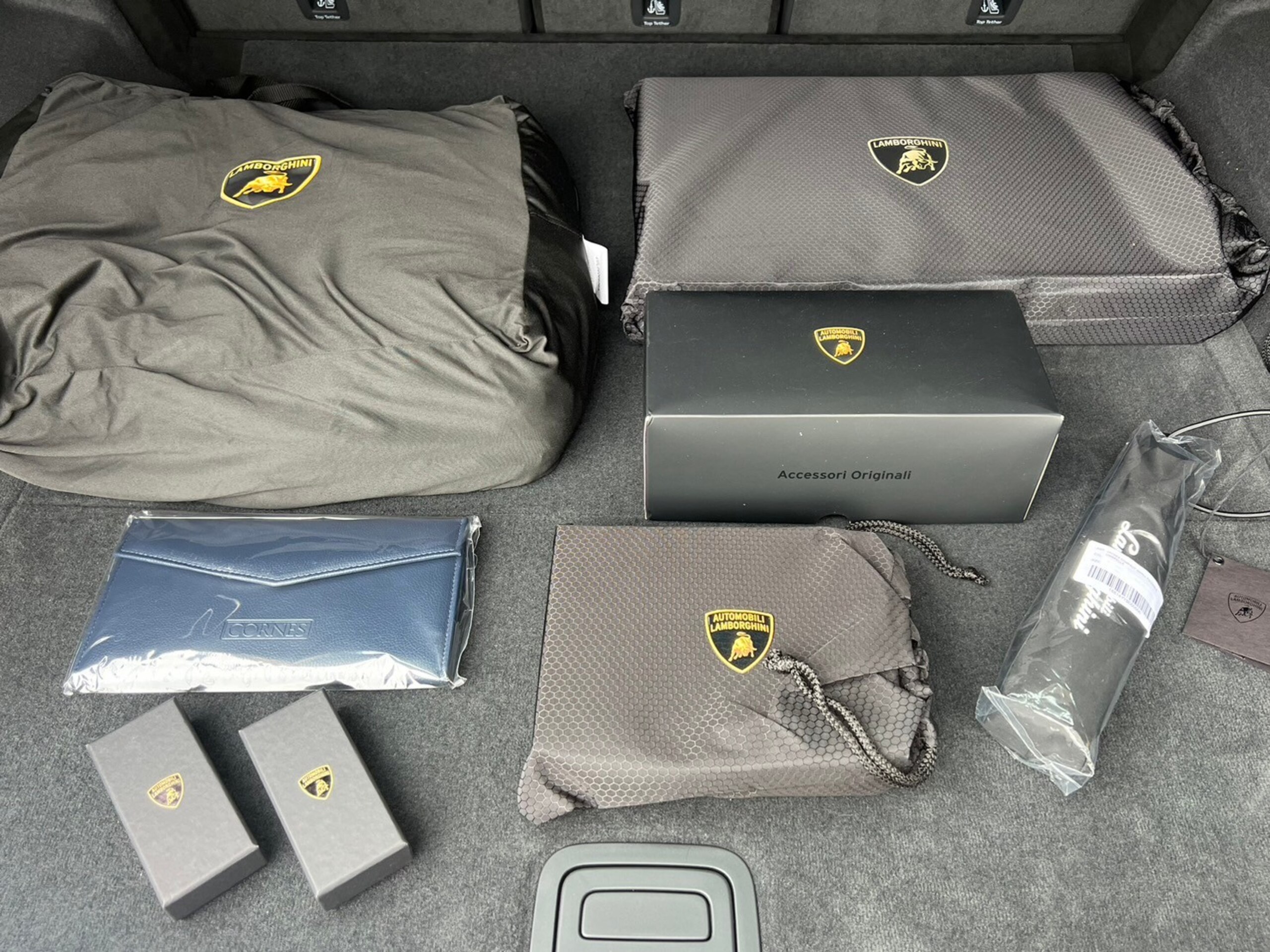 2024 Lamborghini Urus Performante — Photo 21 / 23