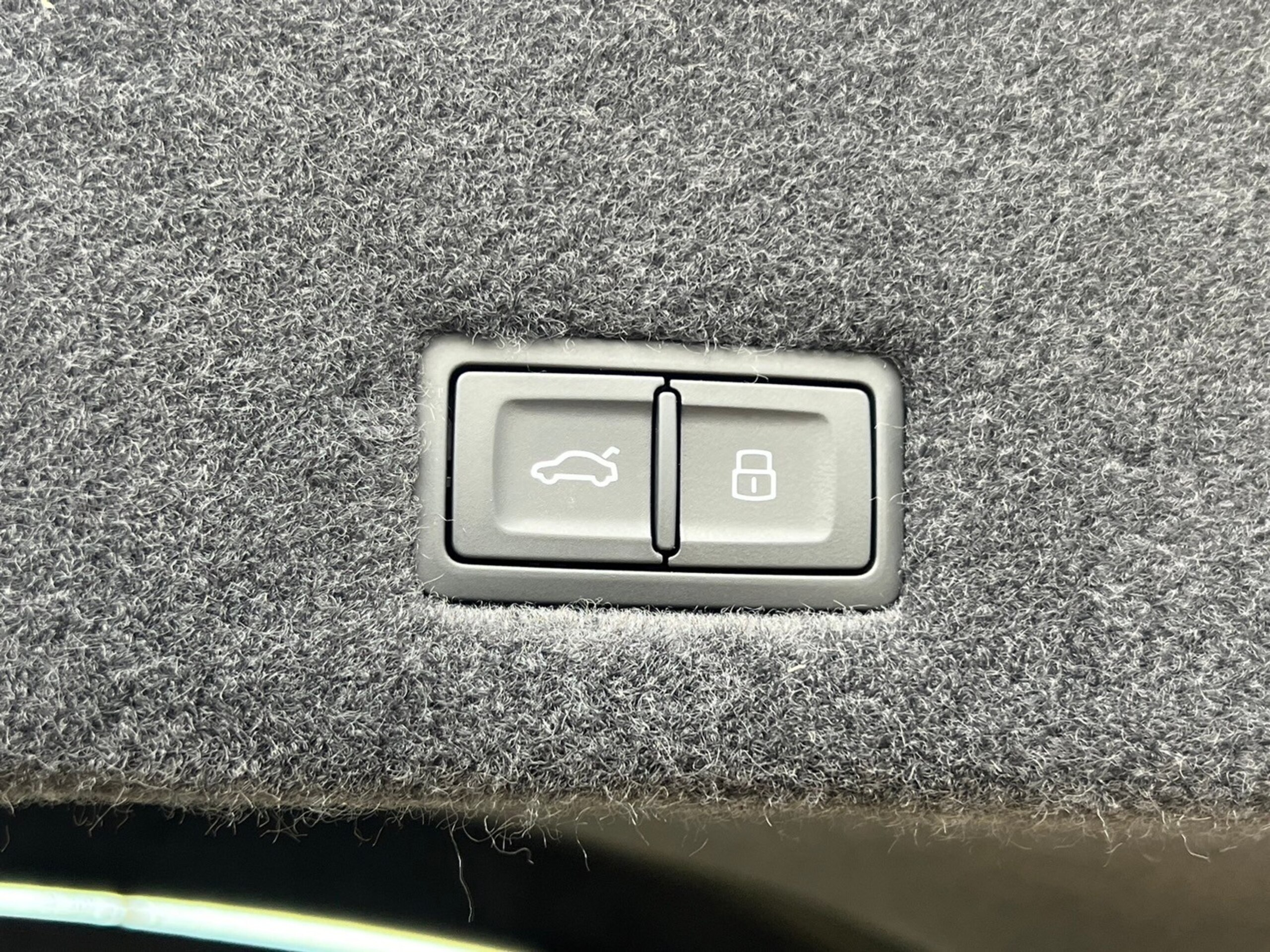 2024 Lamborghini Urus Performante — Photo 22 / 23