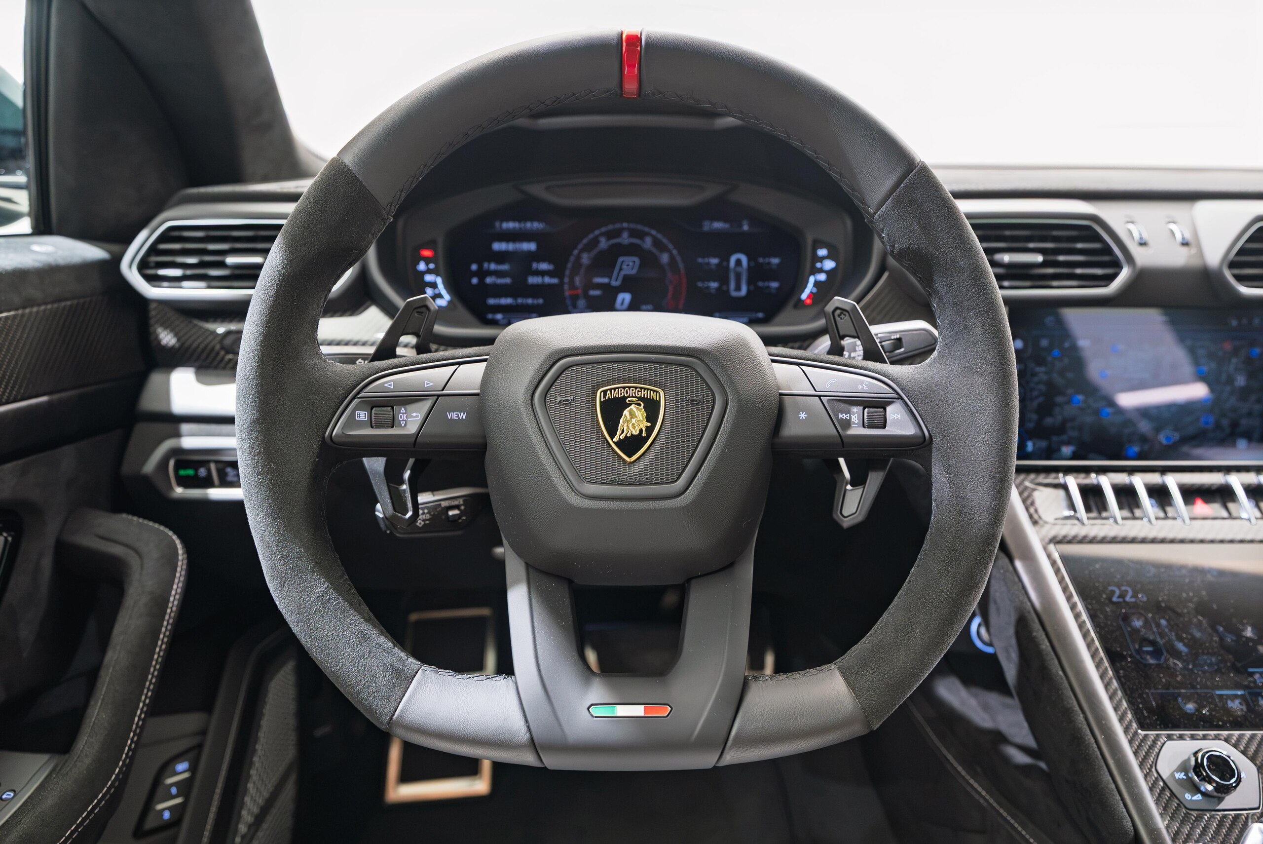 2024 Lamborghini Urus — Photo 9 / 27