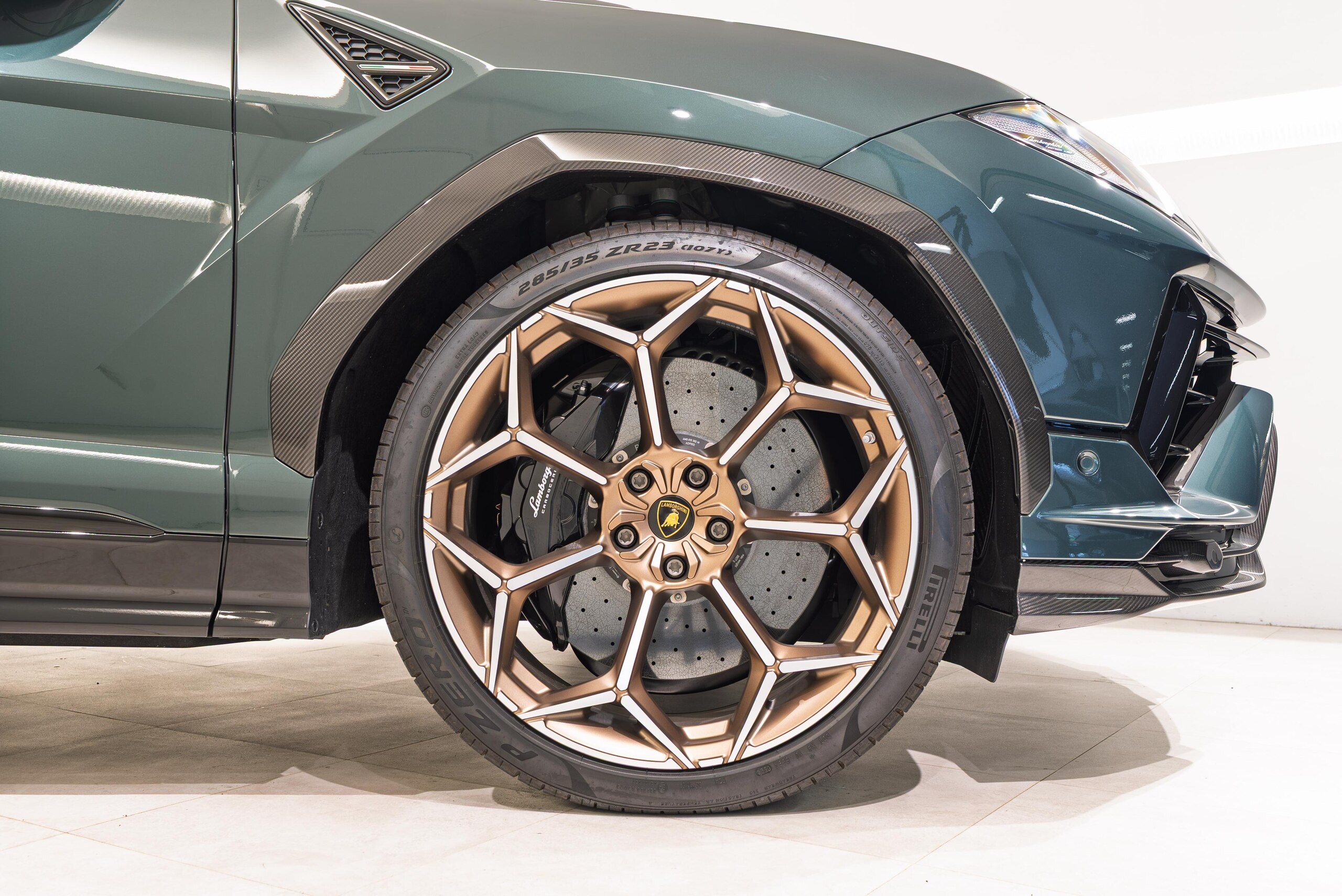 2024 Lamborghini Urus — Photo 12 / 27