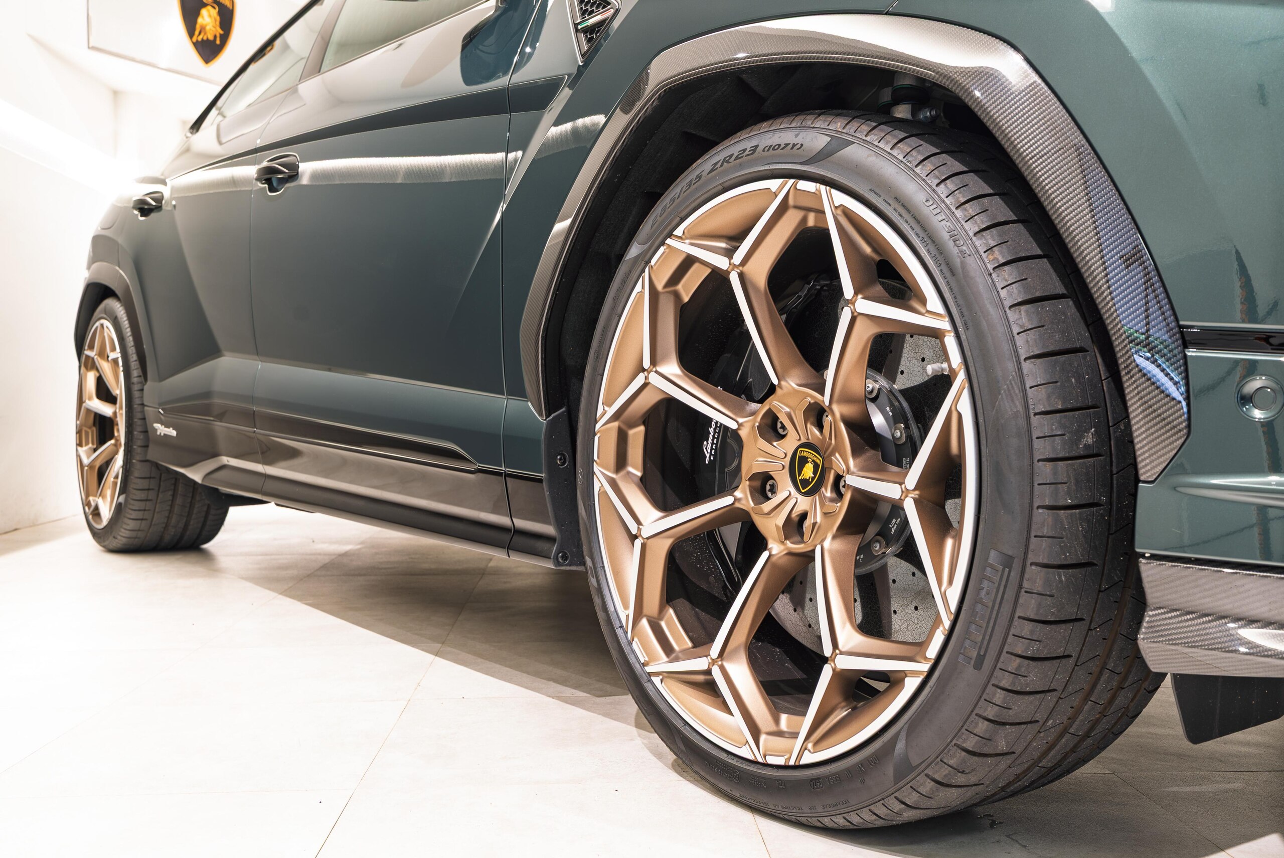 2024 Lamborghini Urus — Photo 13 / 27