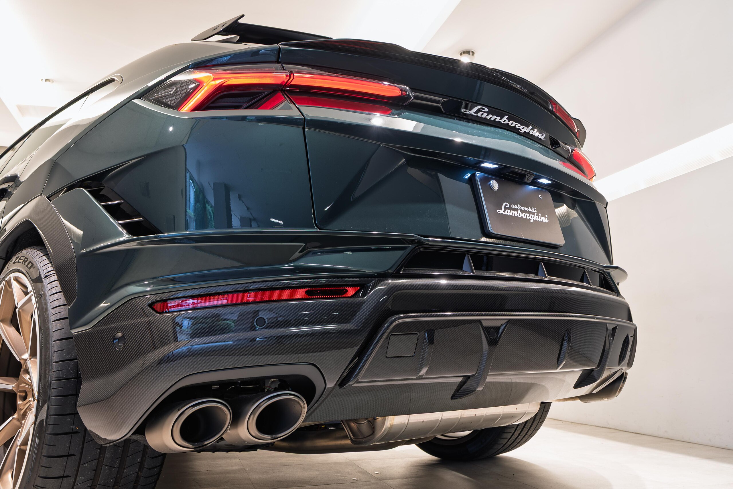 2024 Lamborghini Urus — Photo 16 / 27