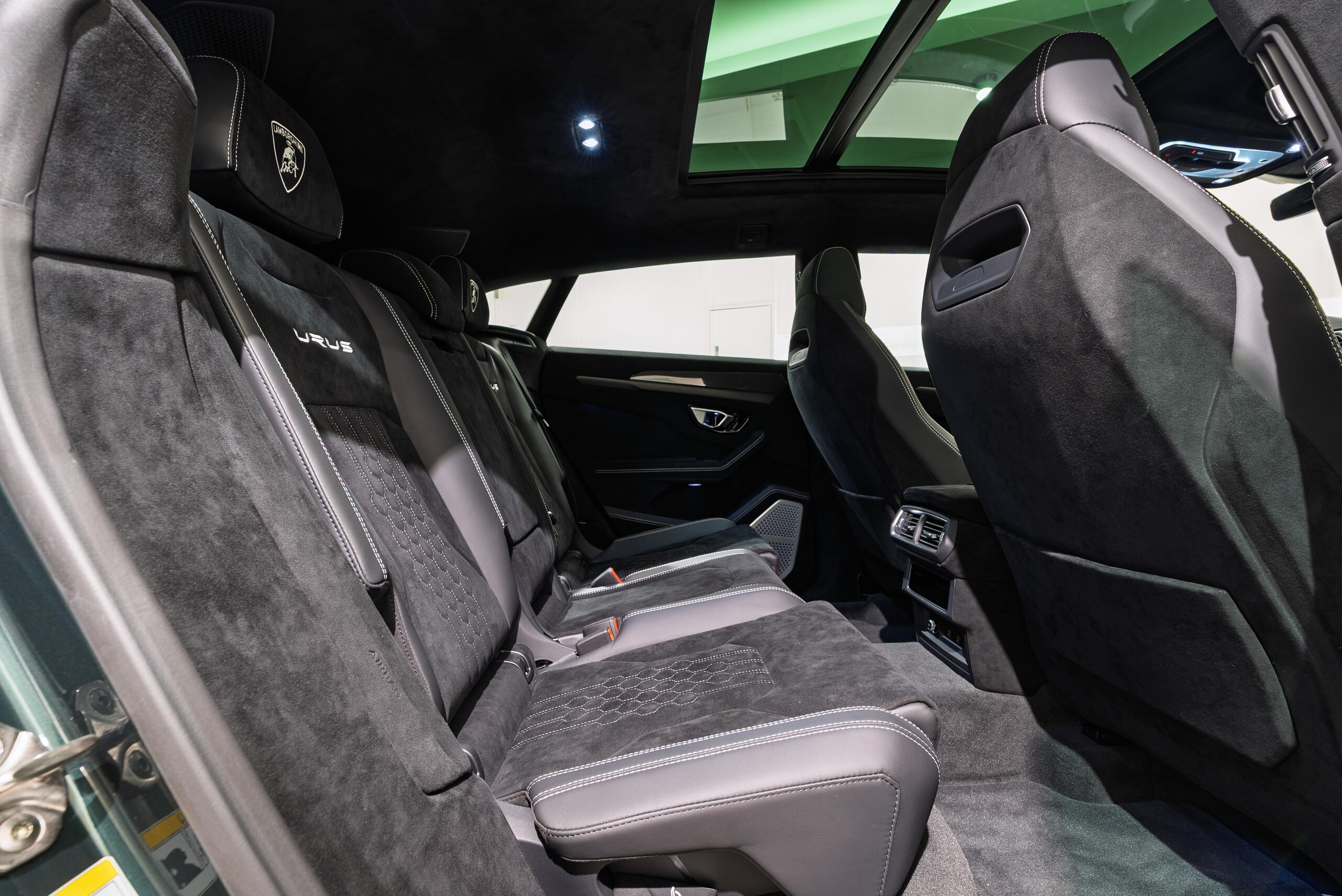 2024 Lamborghini Urus — Photo 20 / 27