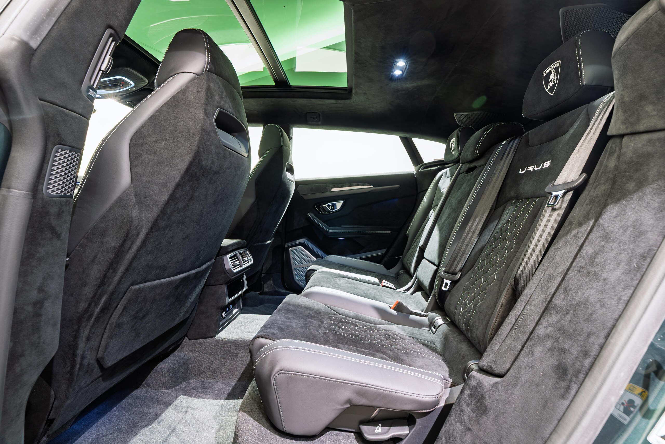 2024 Lamborghini Urus — Photo 22 / 27