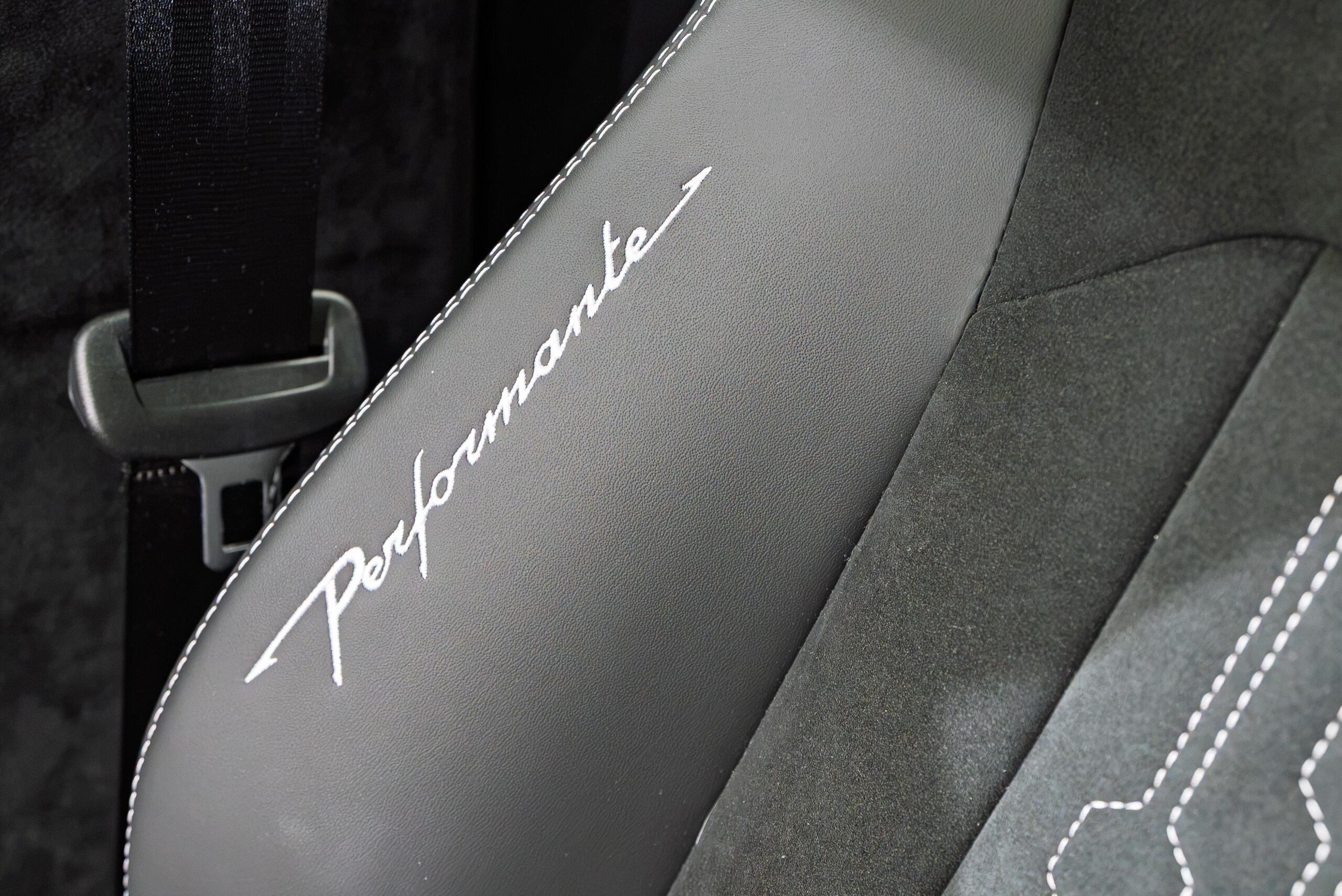 2024 Lamborghini Urus — Photo 26 / 27