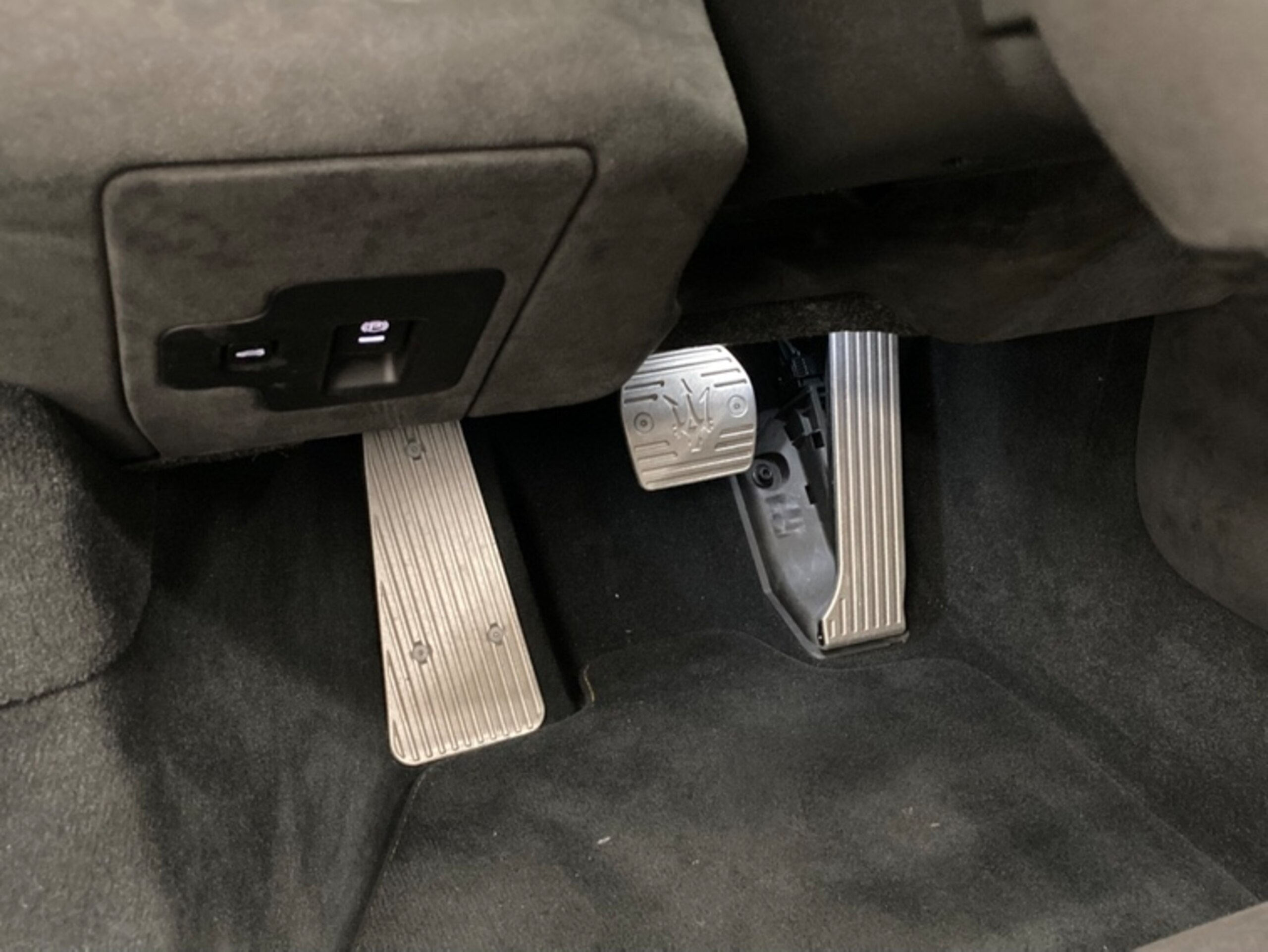 2024 Maserati MC20 Cielo — Photo 27 / 35