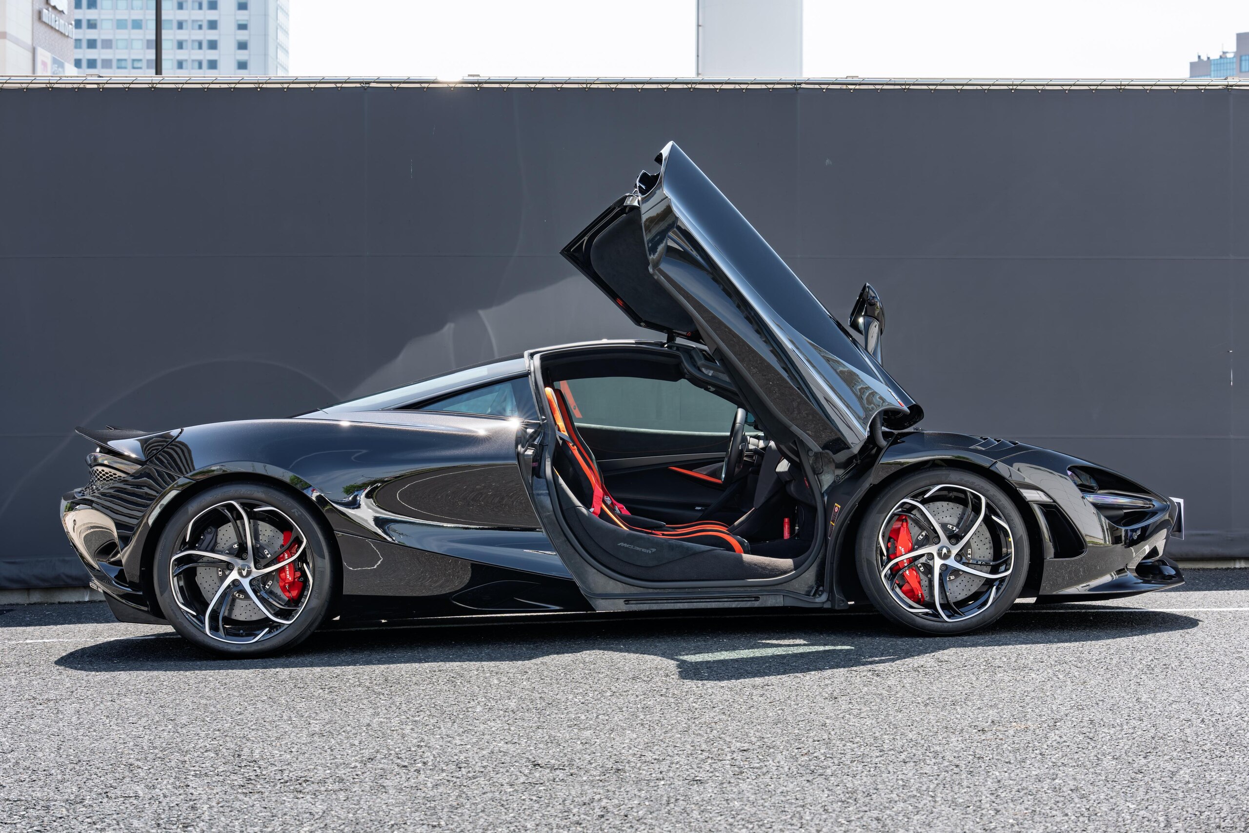 2024 McLaren 750S — Photo 10 / 39