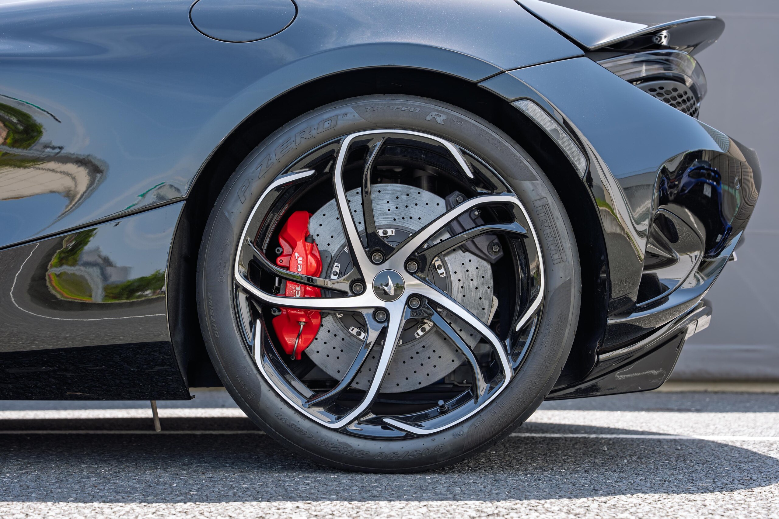 2024 McLaren 750S — Photo 17 / 39