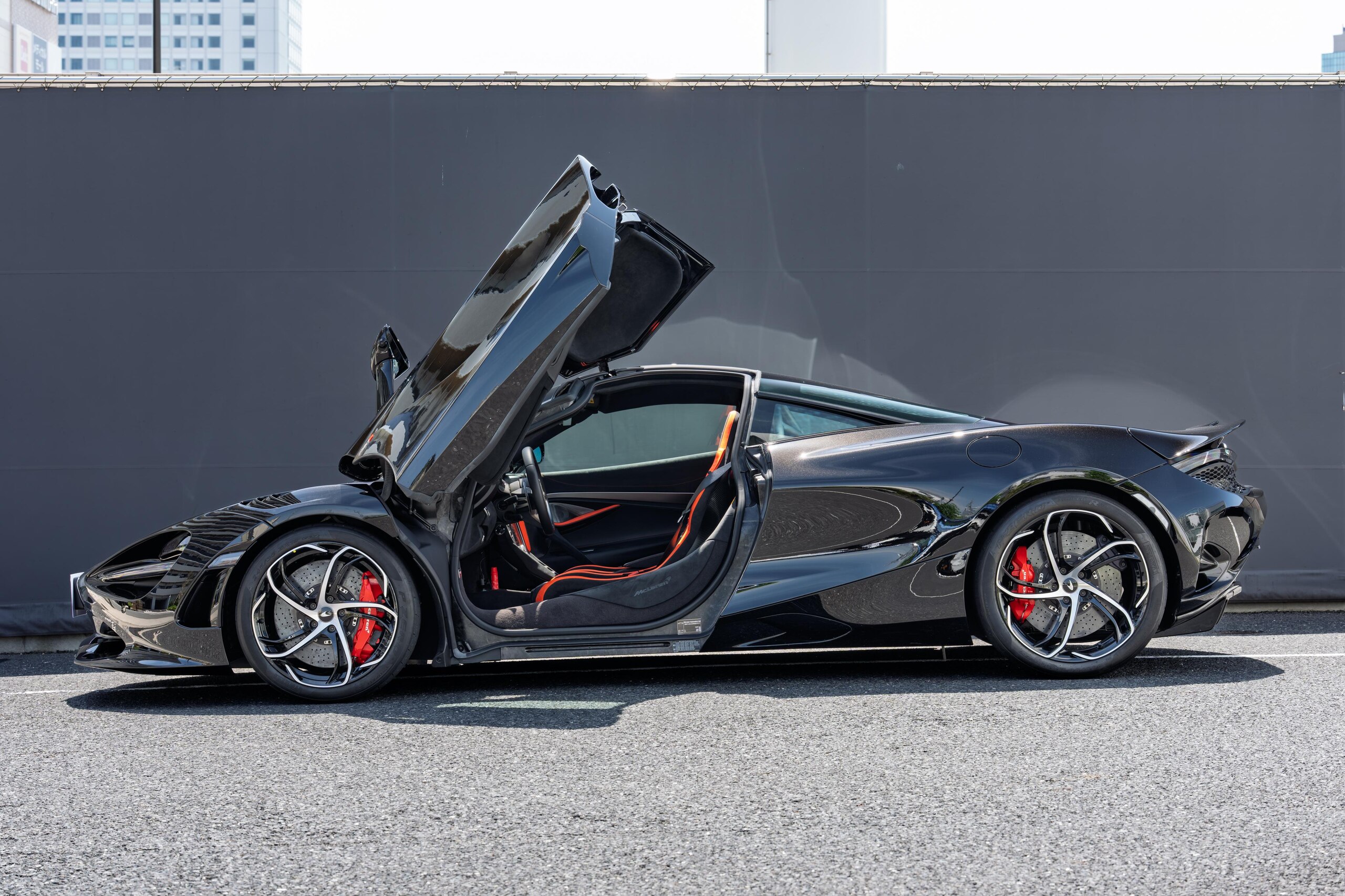 2024 McLaren 750S — Photo 19 / 39