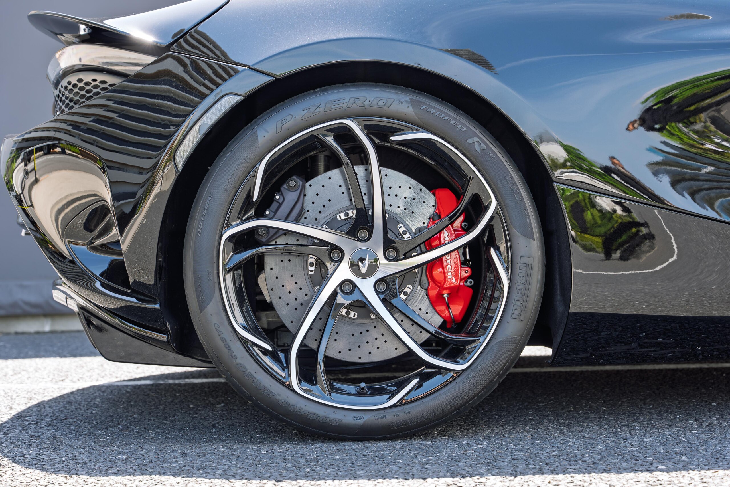 2024 McLaren 750S — Photo 23 / 39