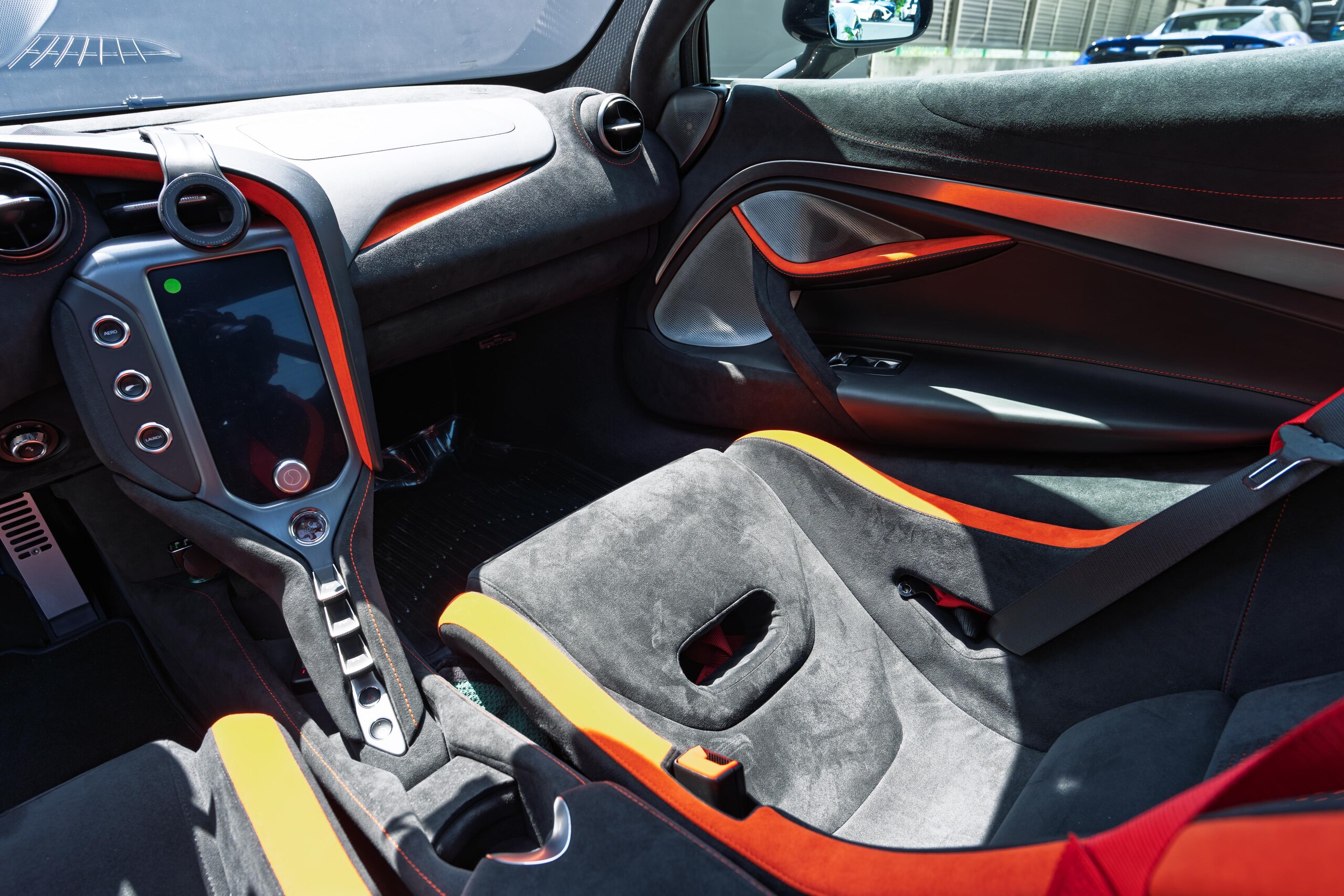 2024 McLaren 750S — Photo 27 / 39