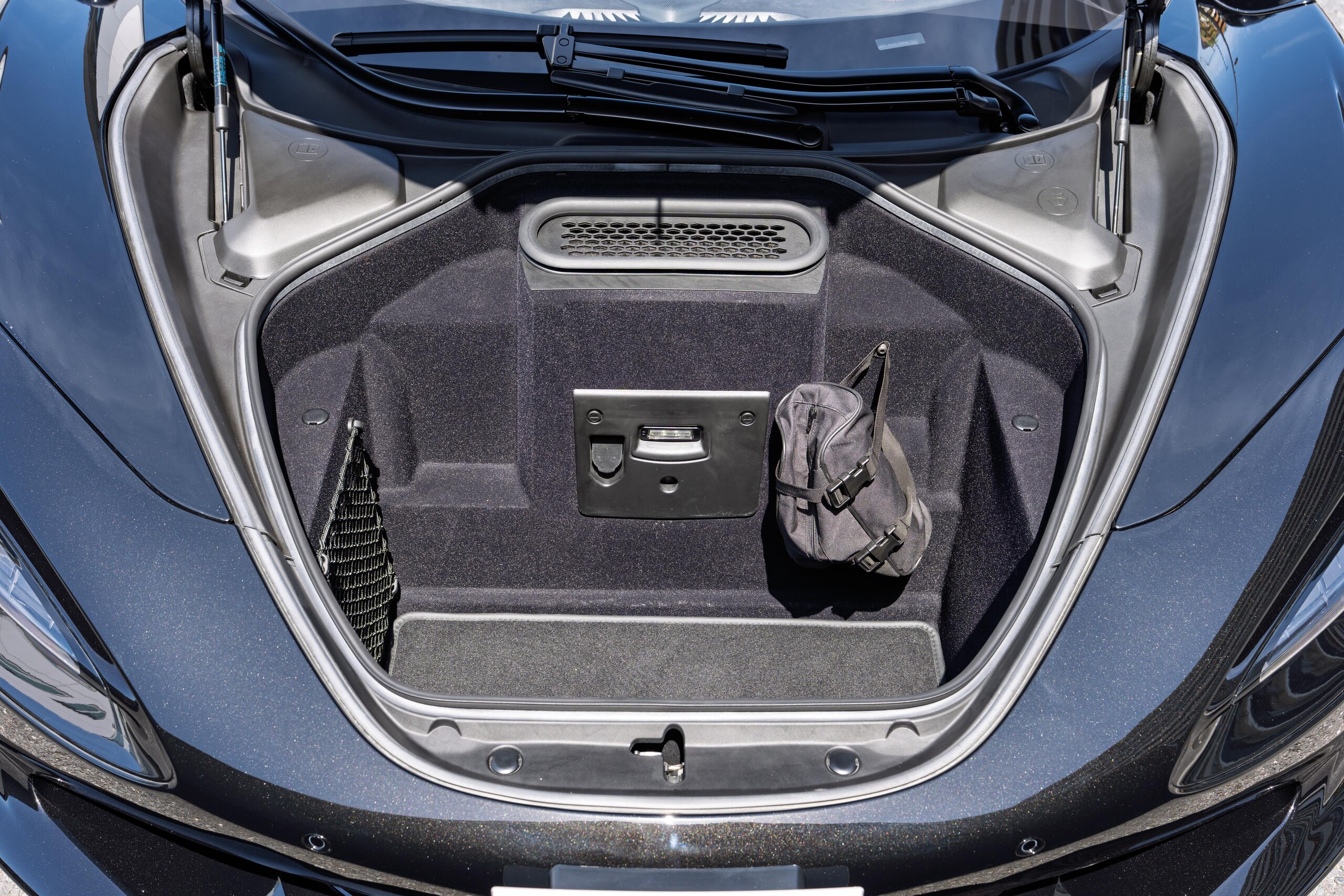 2024 McLaren 750S — Photo 38 / 39