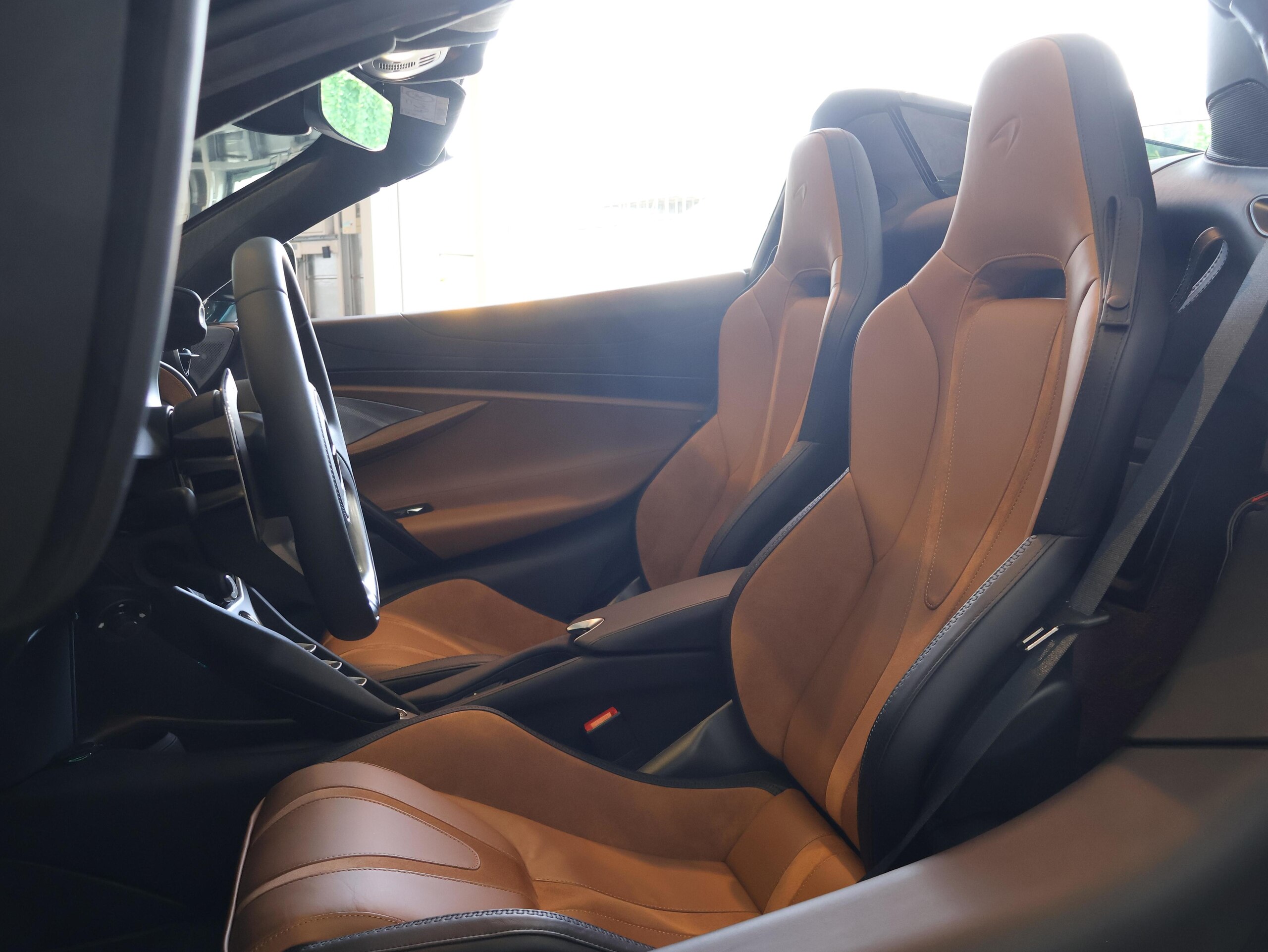 2024 McLaren 750S Spider — Photo 9 / 75