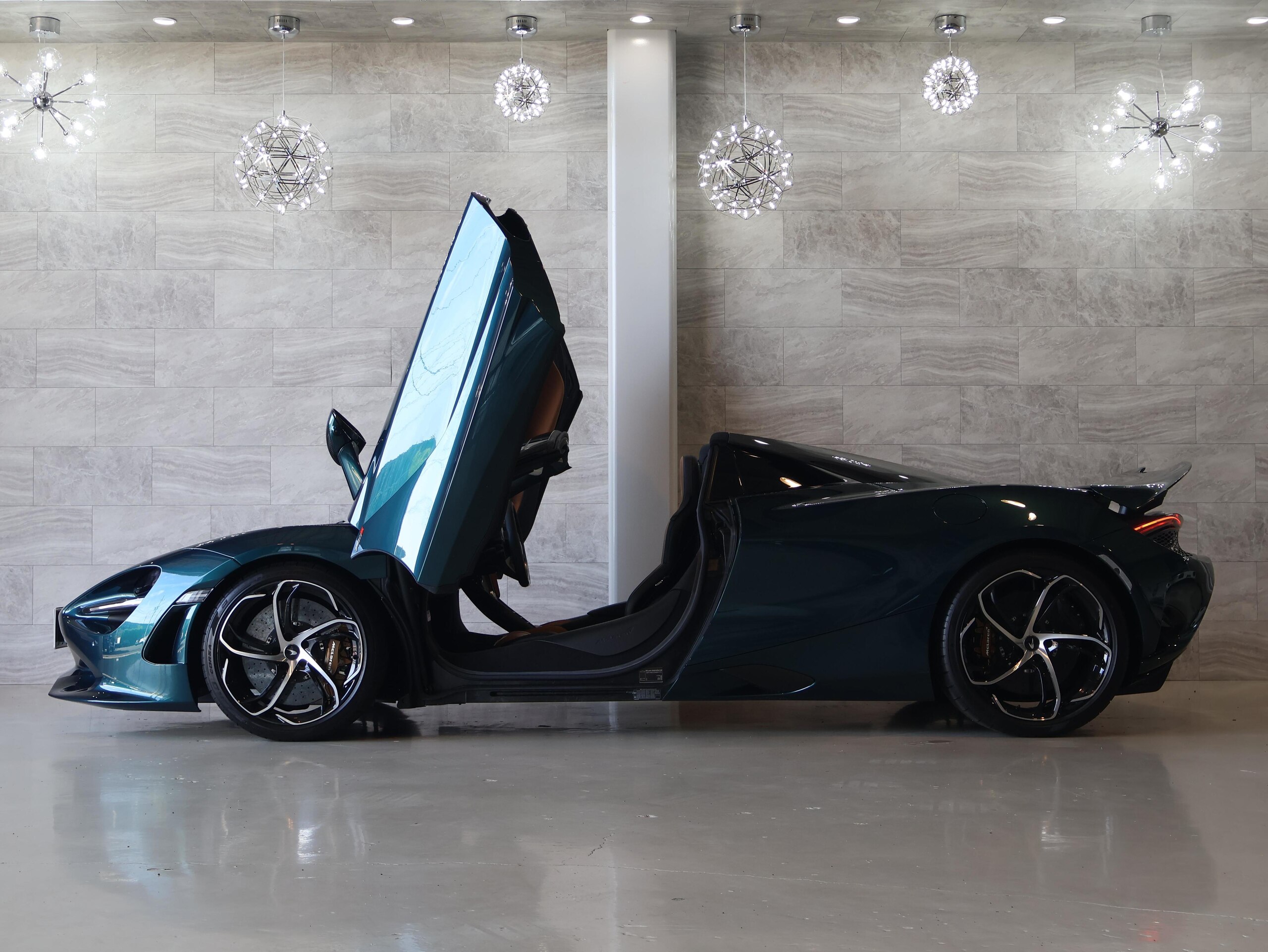 2024 McLaren 750S Spider — Photo 13 / 75