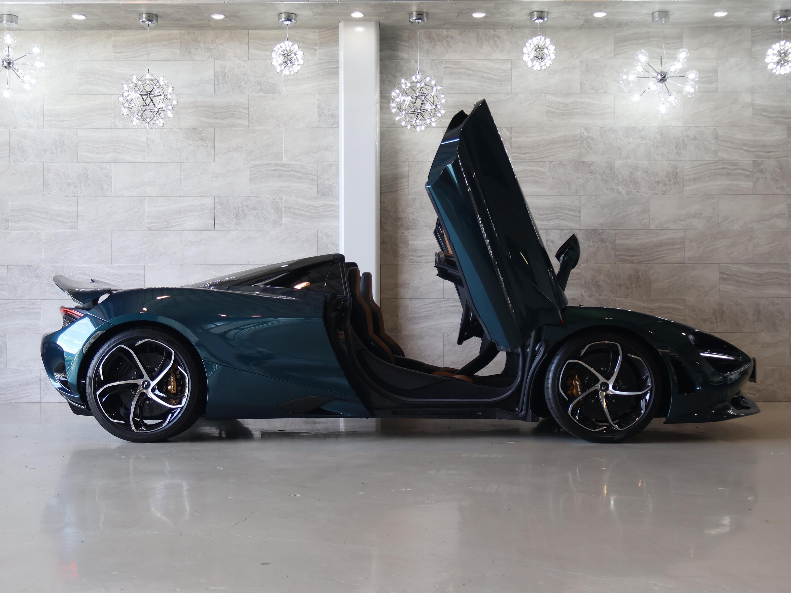 2024 McLaren 750S Spider — Photo 16 / 75