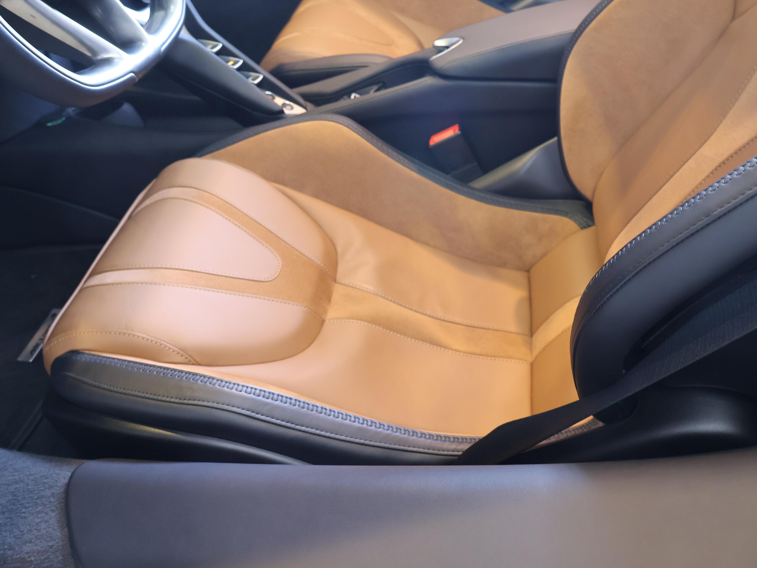 2024 McLaren 750S Spider — Photo 19 / 75