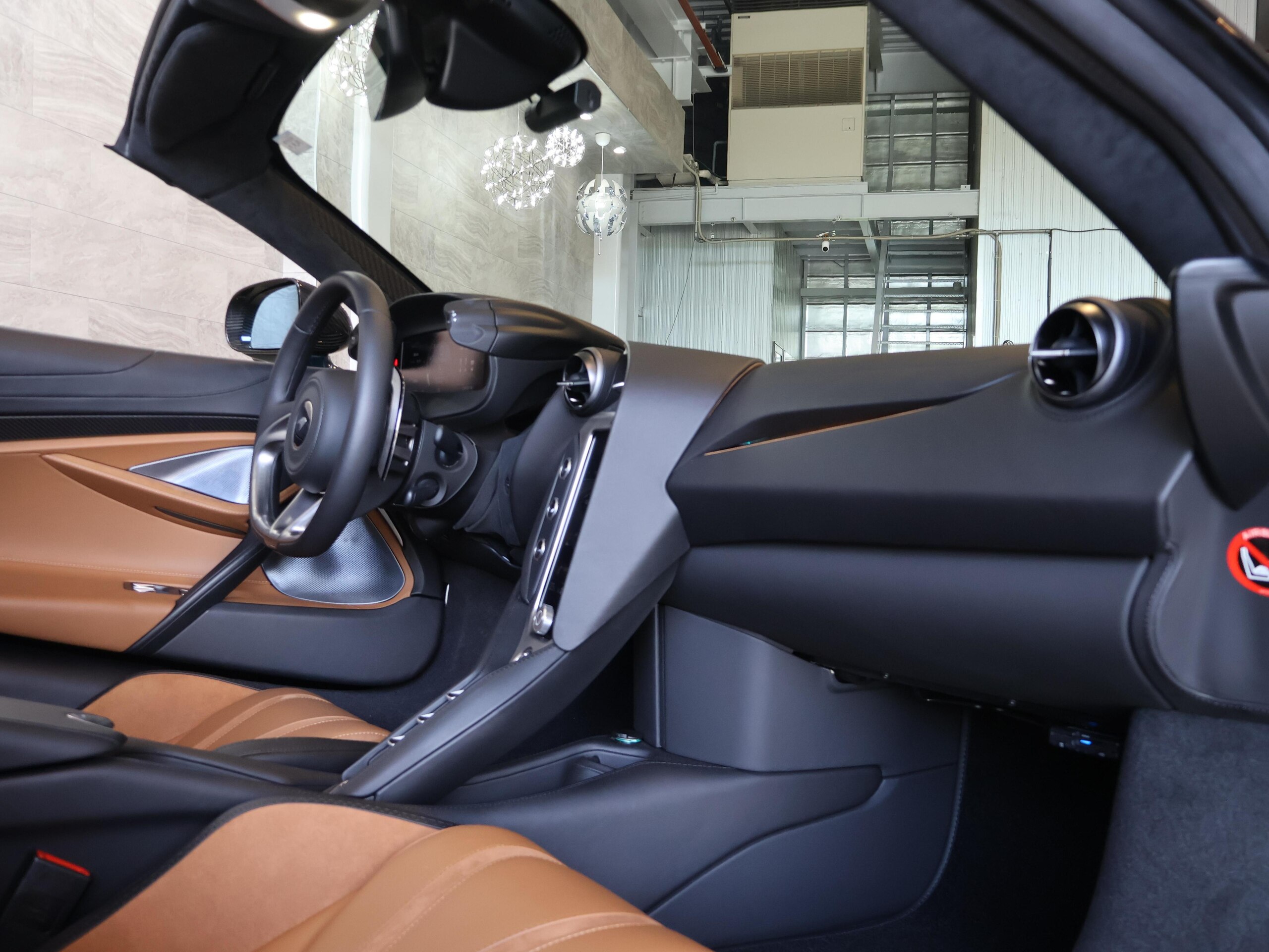 2024 McLaren 750S Spider — Photo 22 / 75