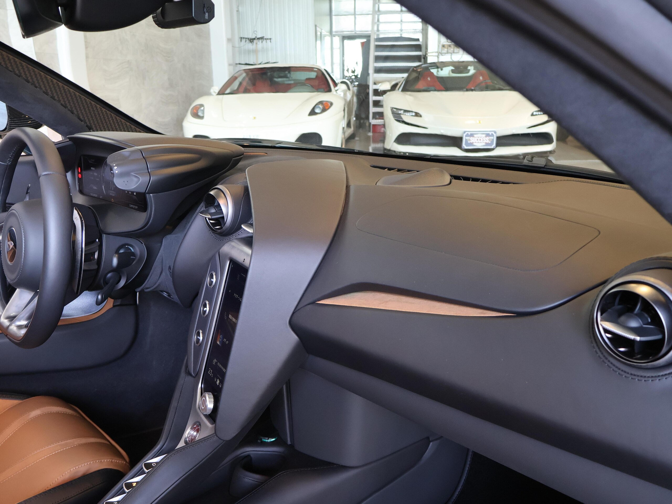 2024 McLaren 750S Spider — Photo 23 / 75