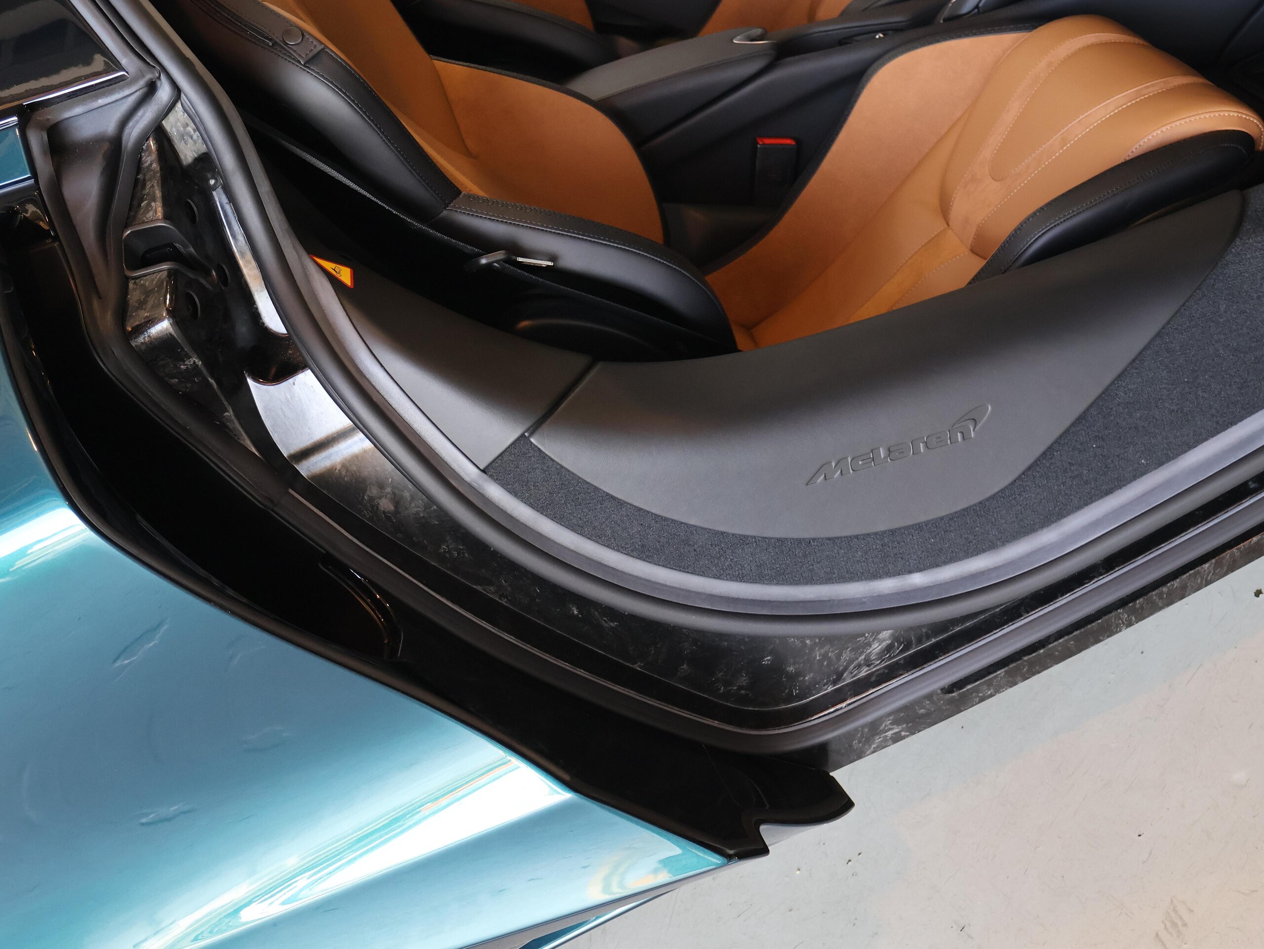 2024 McLaren 750S Spider — Photo 28 / 75