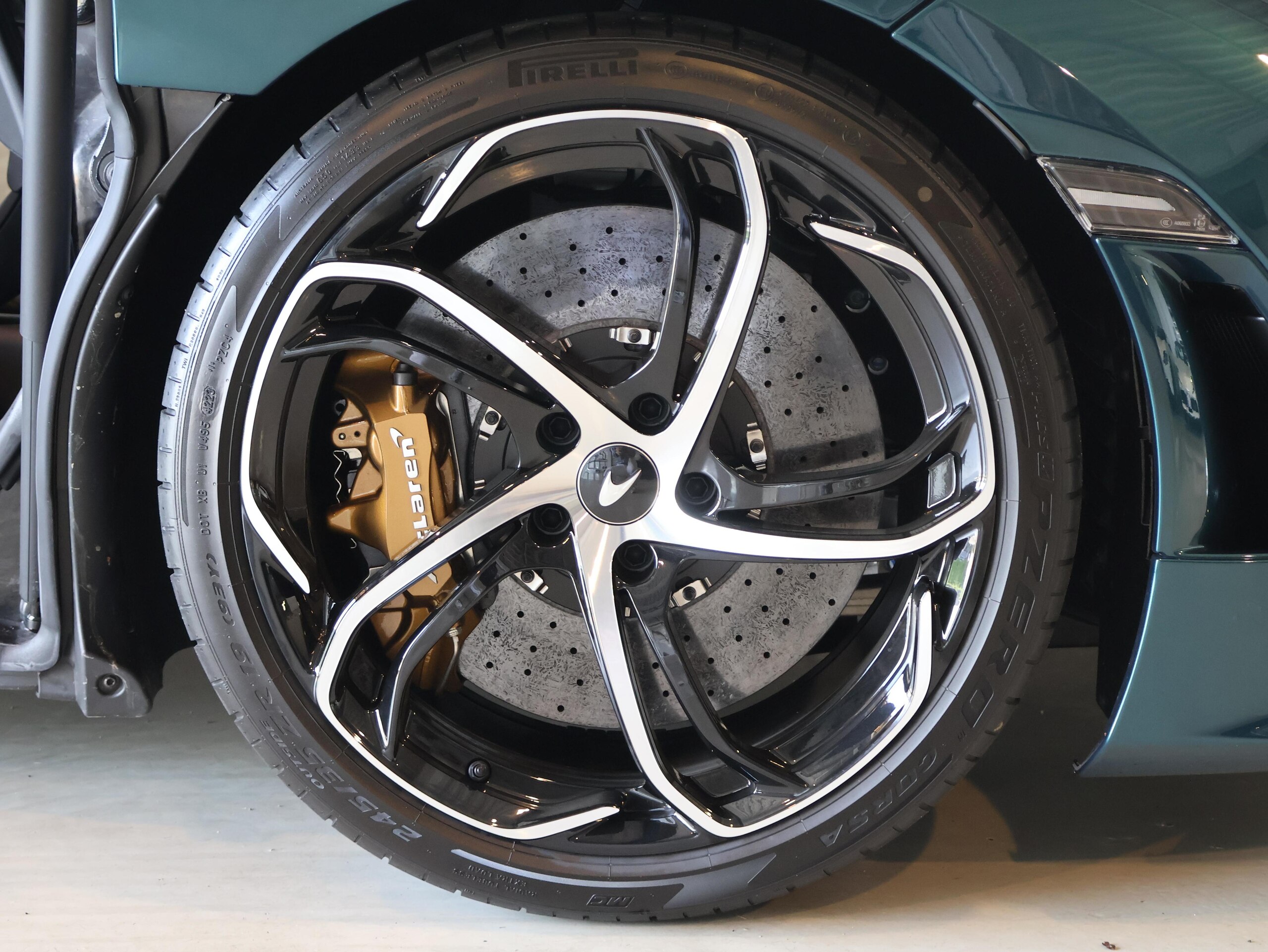 2024 McLaren 750S Spider — Photo 58 / 75