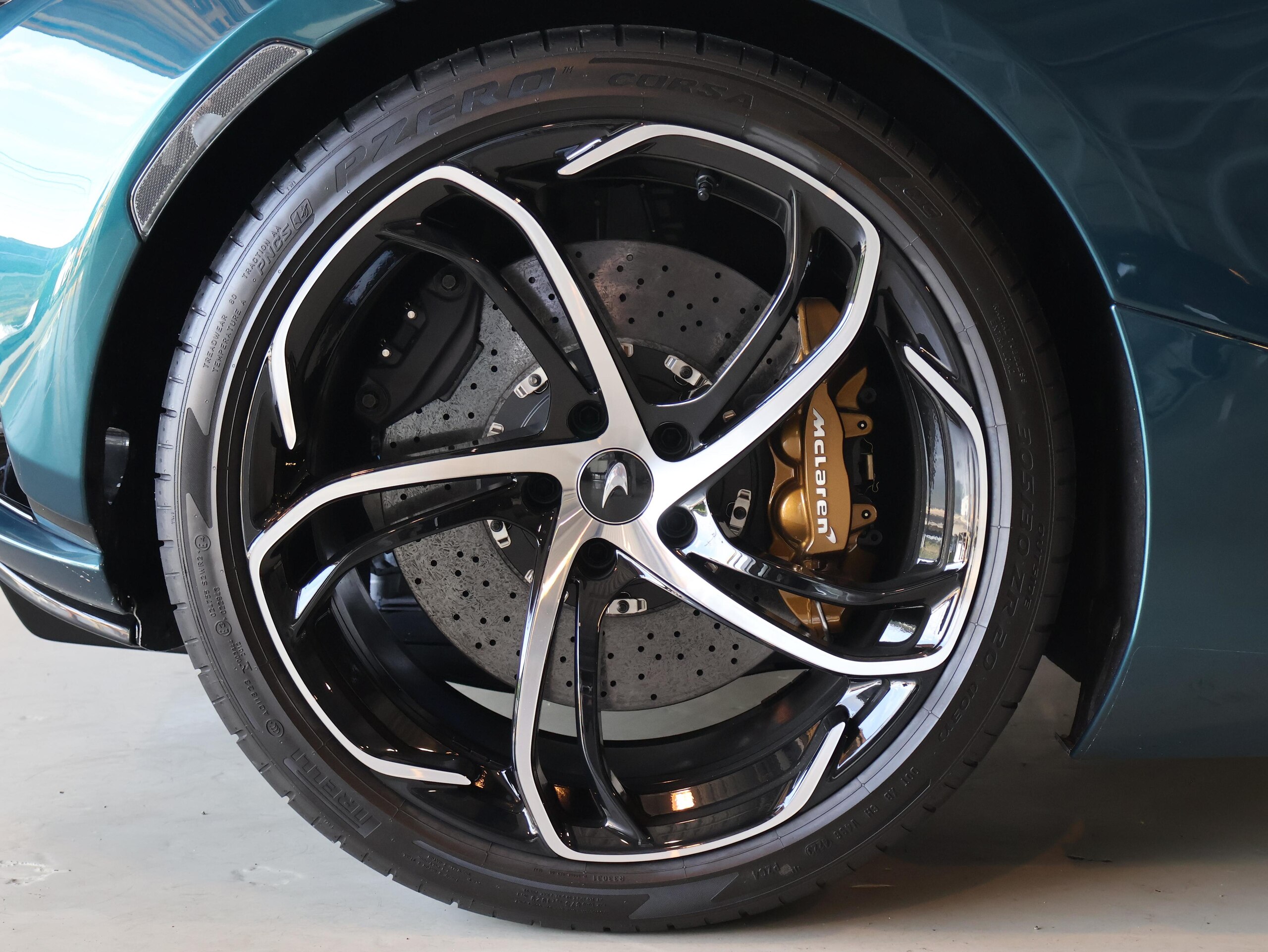 2024 McLaren 750S Spider — Photo 59 / 75