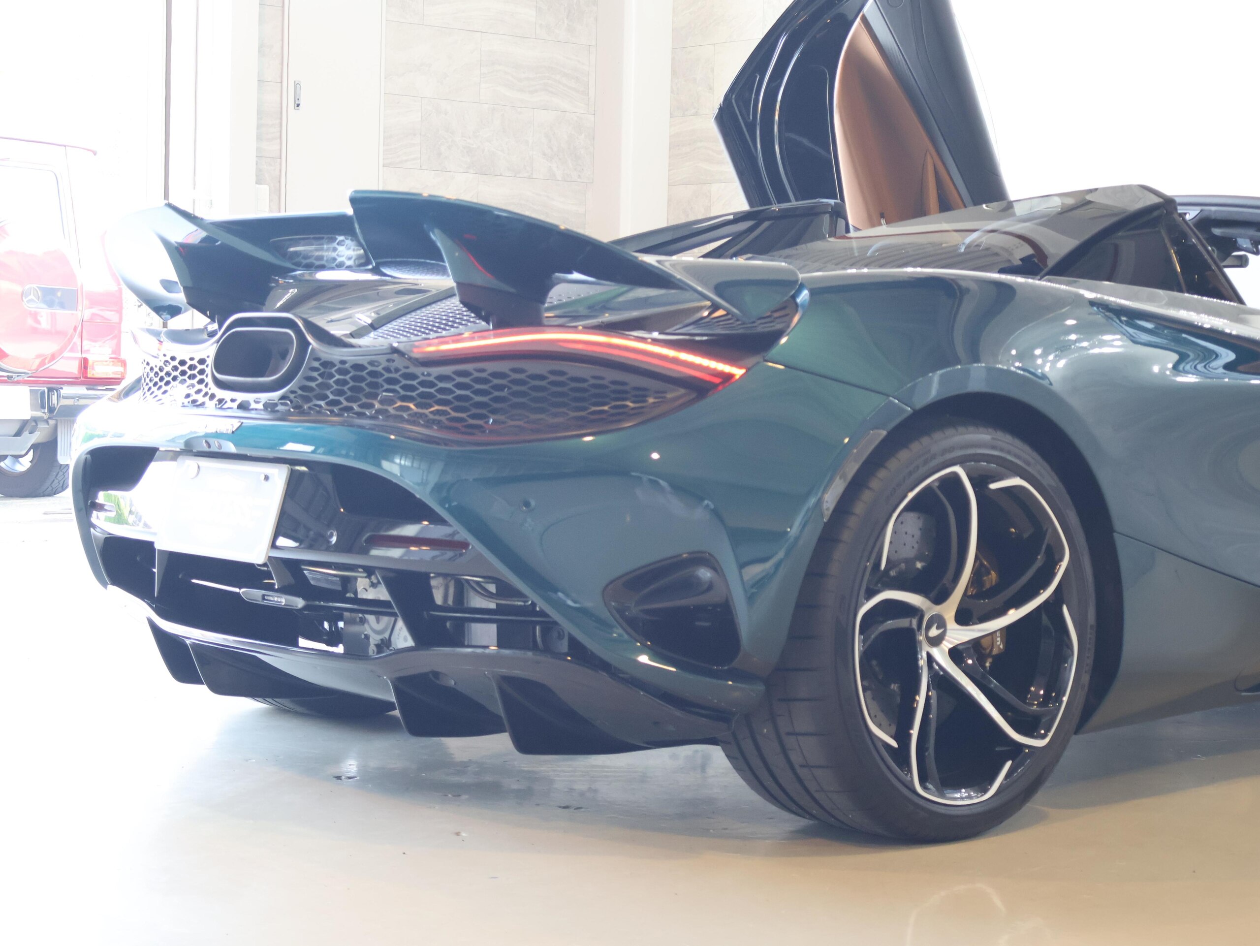 2024 McLaren 750S Spider — Photo 67 / 75