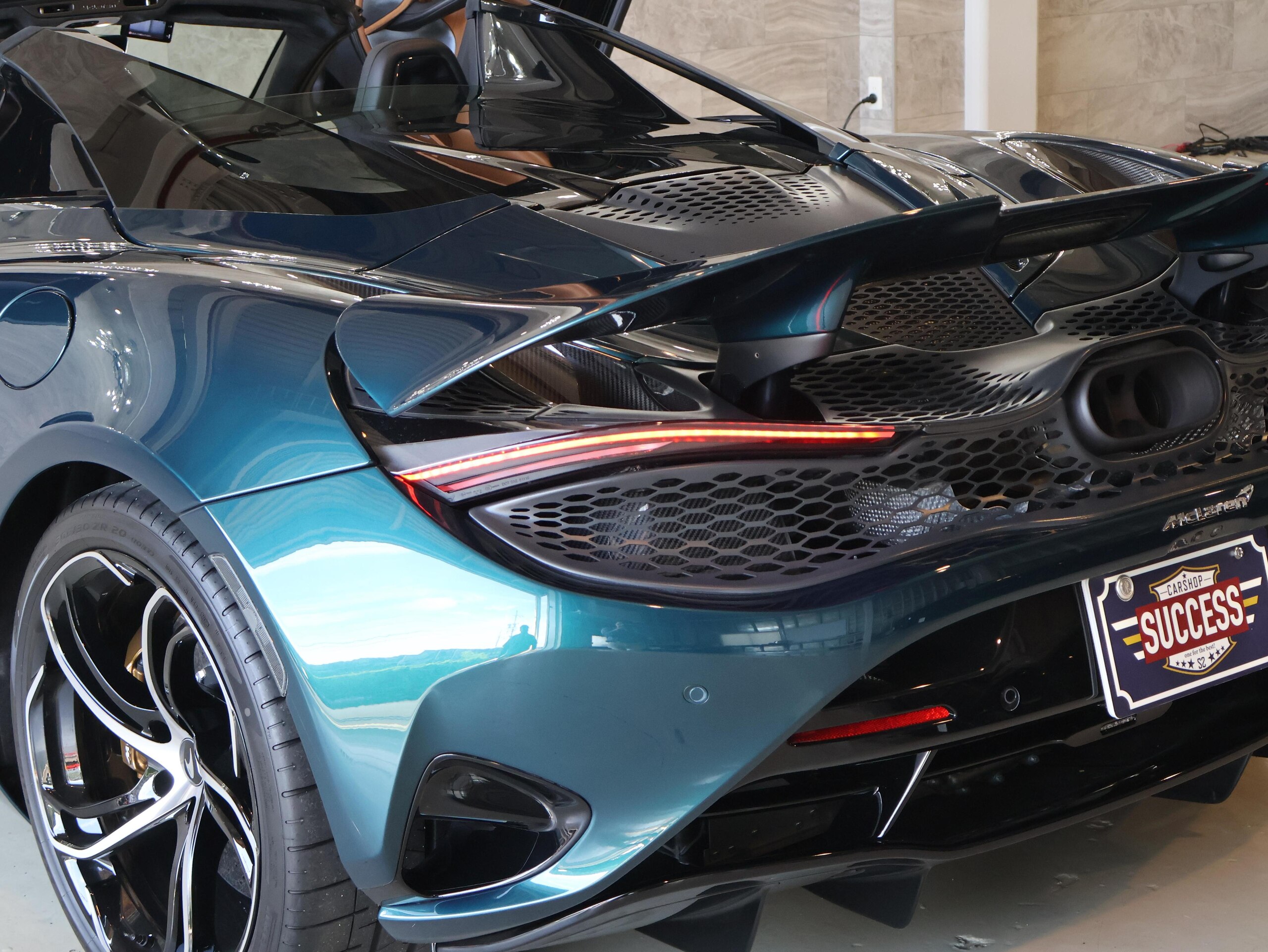 2024 McLaren 750S Spider — Photo 71 / 75