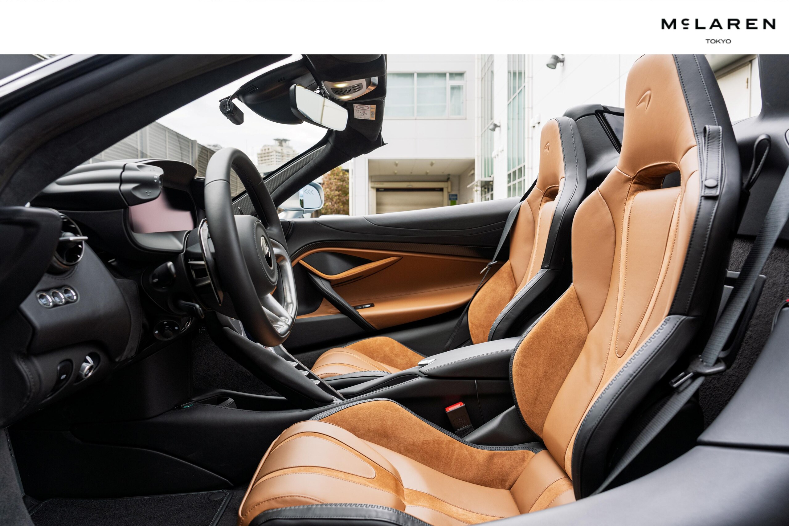 2024 McLaren 750S Spider — Photo 8 / 38