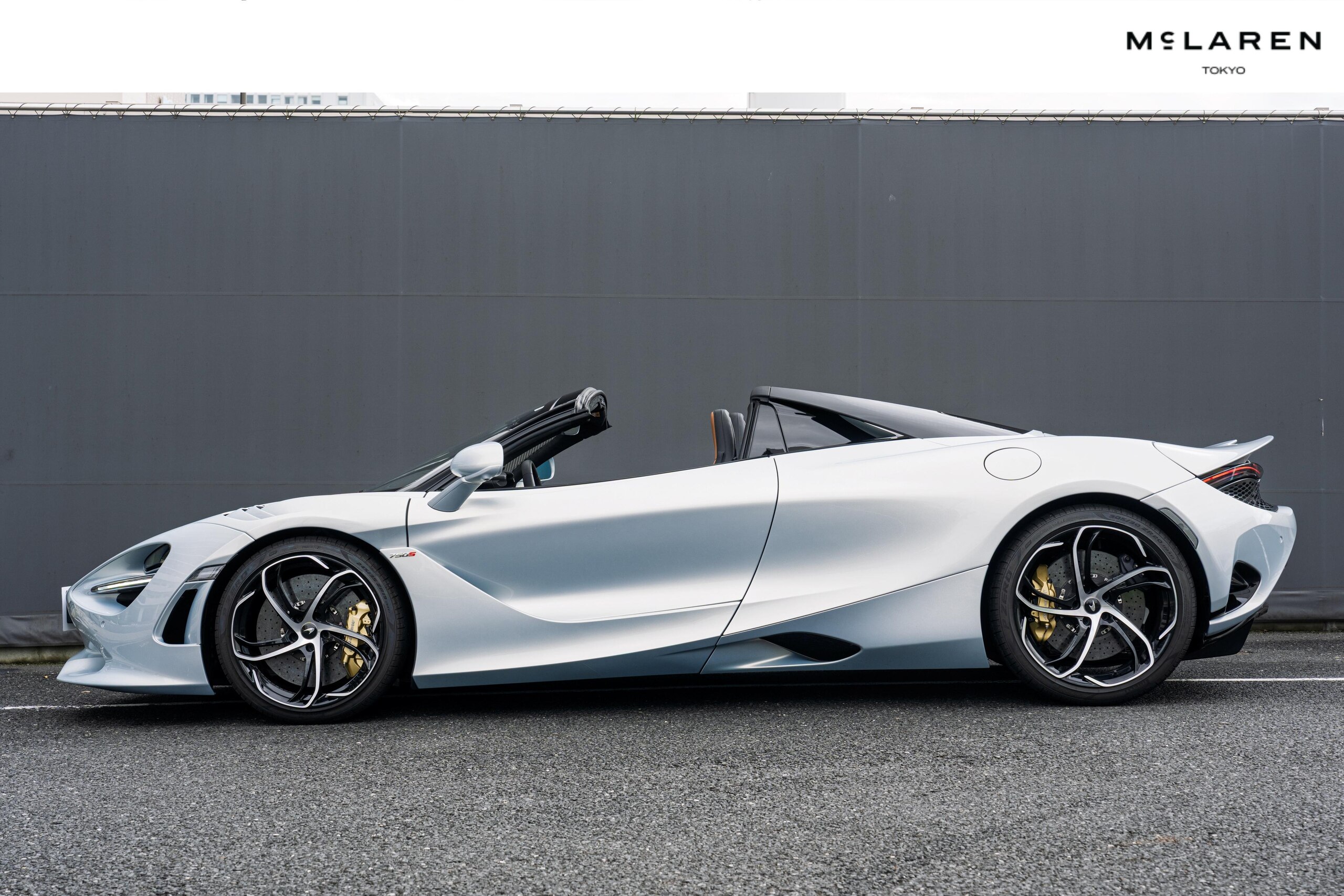 2024 McLaren 750S Spider — Photo 11 / 38